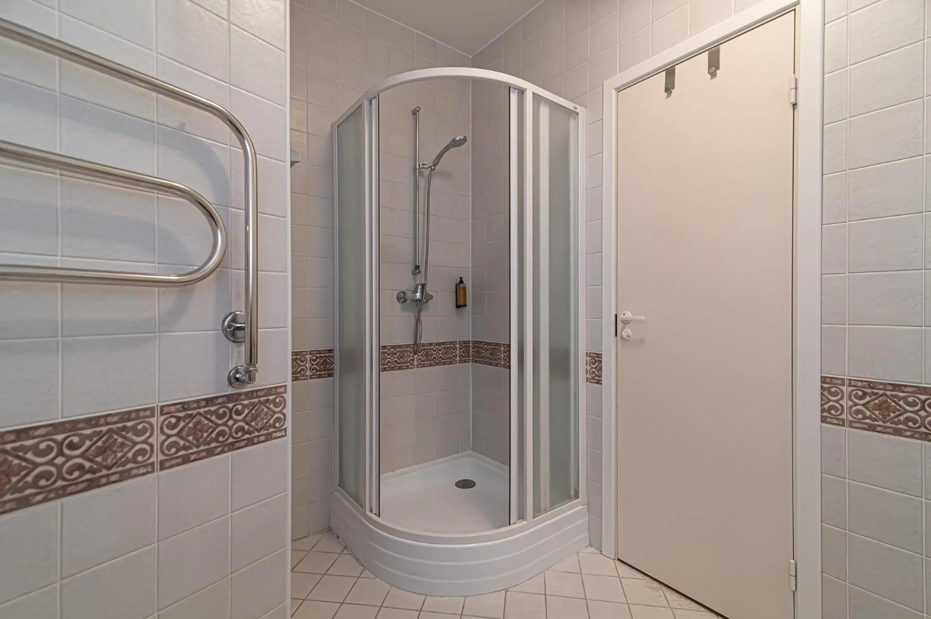 Shower in Domus Maria