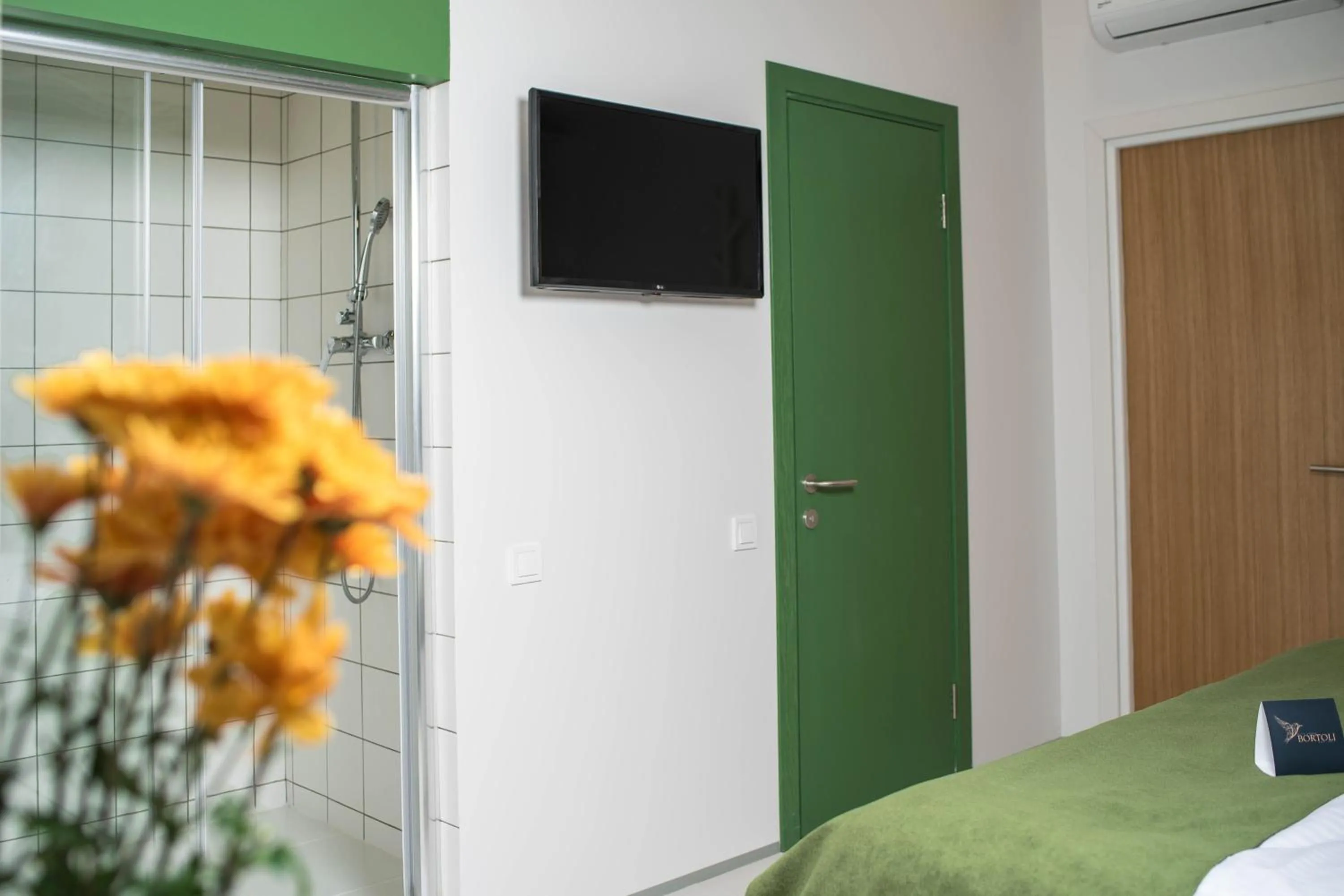 Bathroom, Bed in City Hotel Bortoli