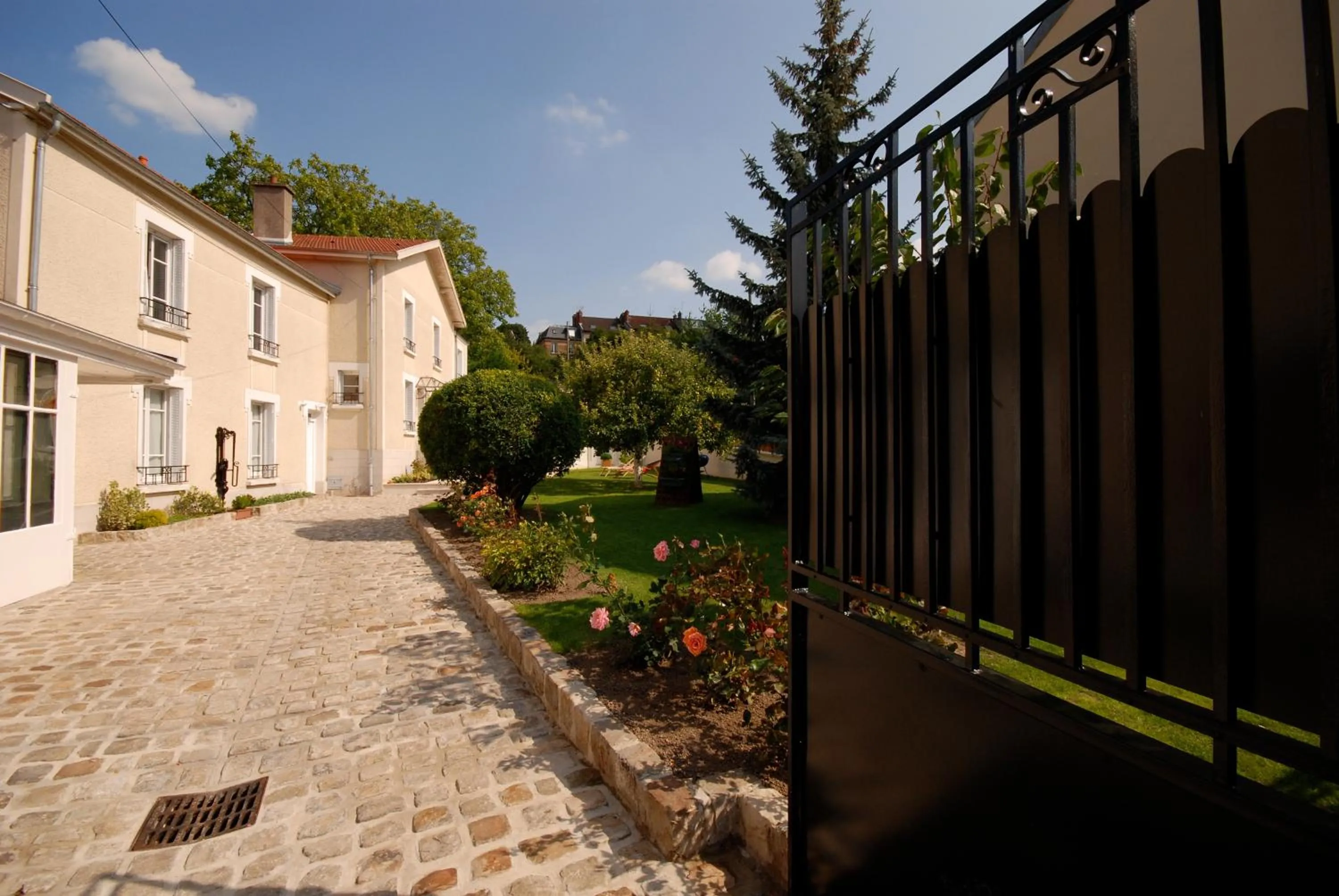 Property building in Chez Camille