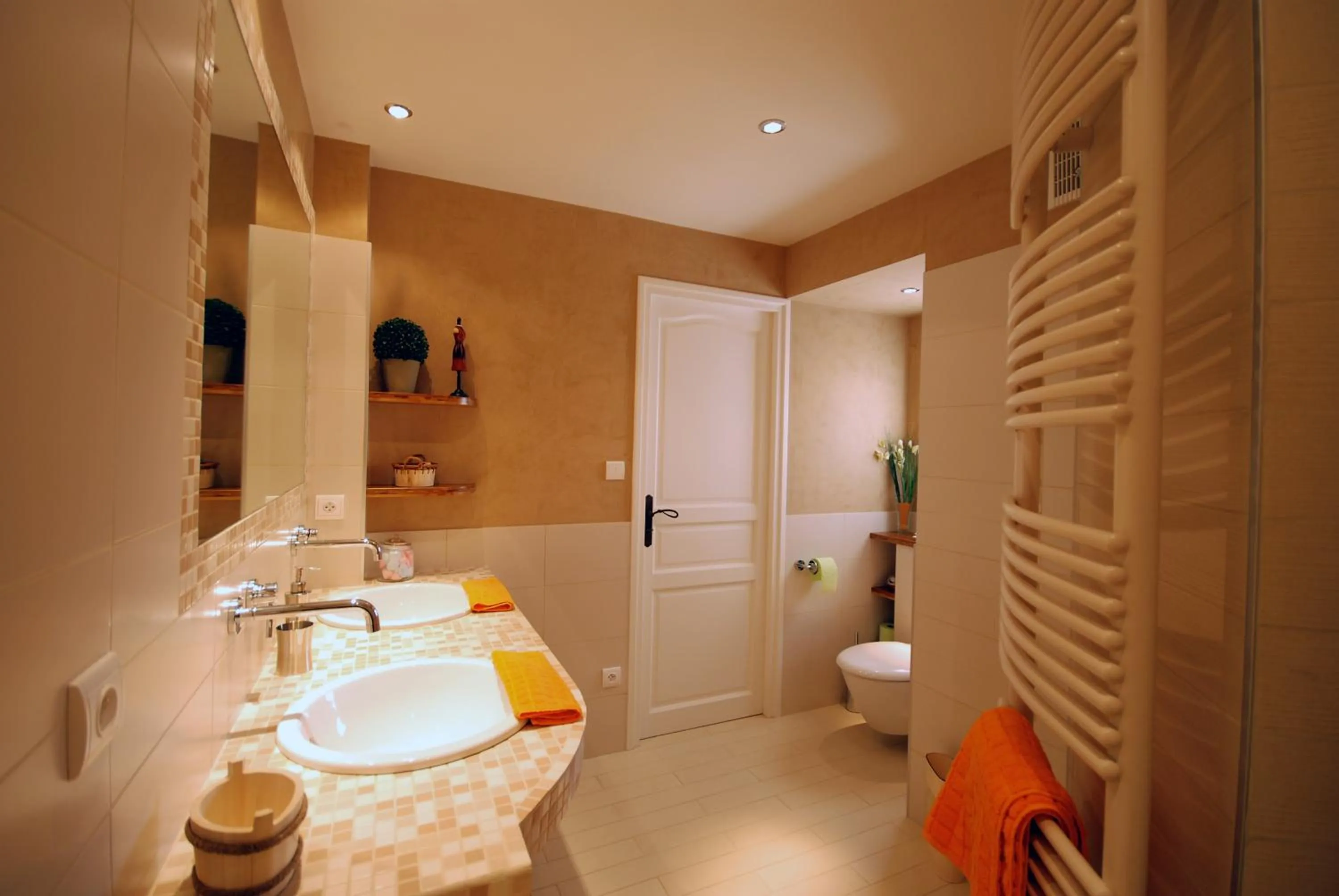 Shower in Chez Camille