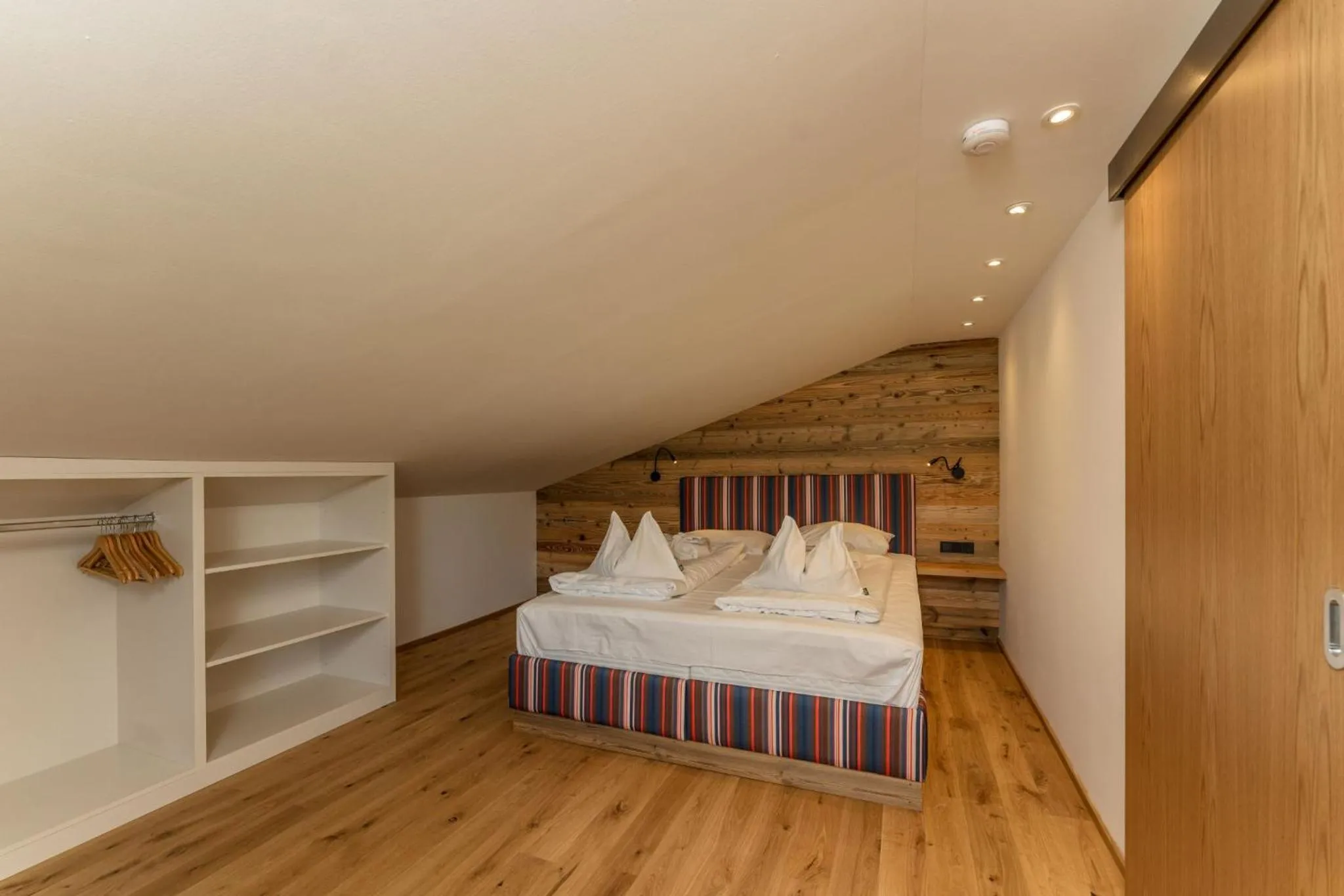 Photo of the whole room, Bed in Almfrieden Hotel & Romantikchalet