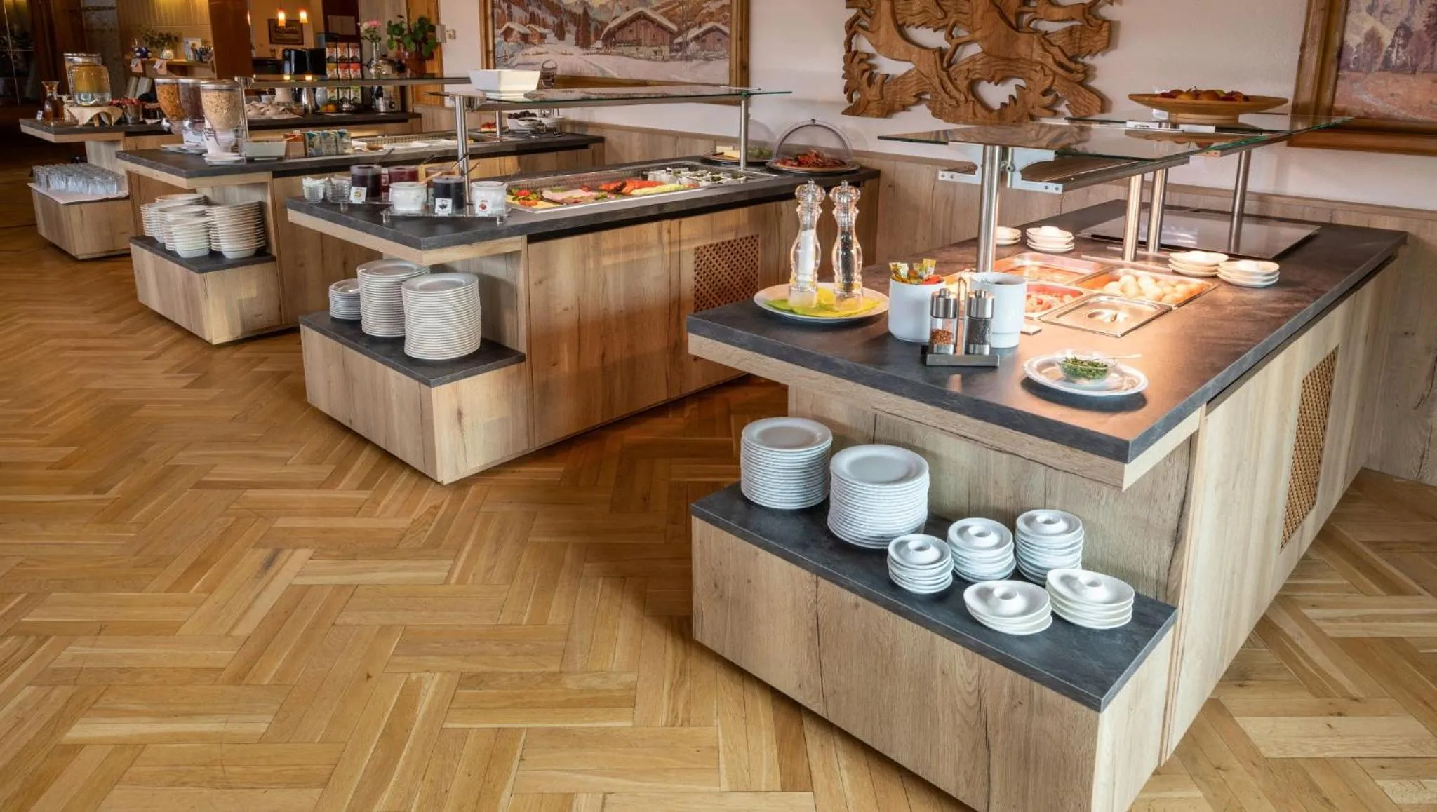 Buffet breakfast in Almfrieden Hotel & Romantikchalet