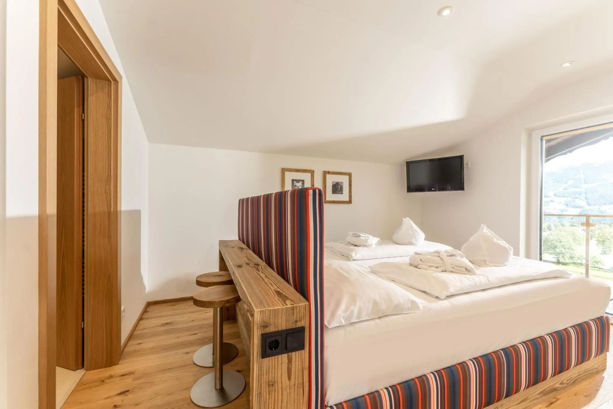Photo of the whole room, Bed in Almfrieden Hotel & Romantikchalet