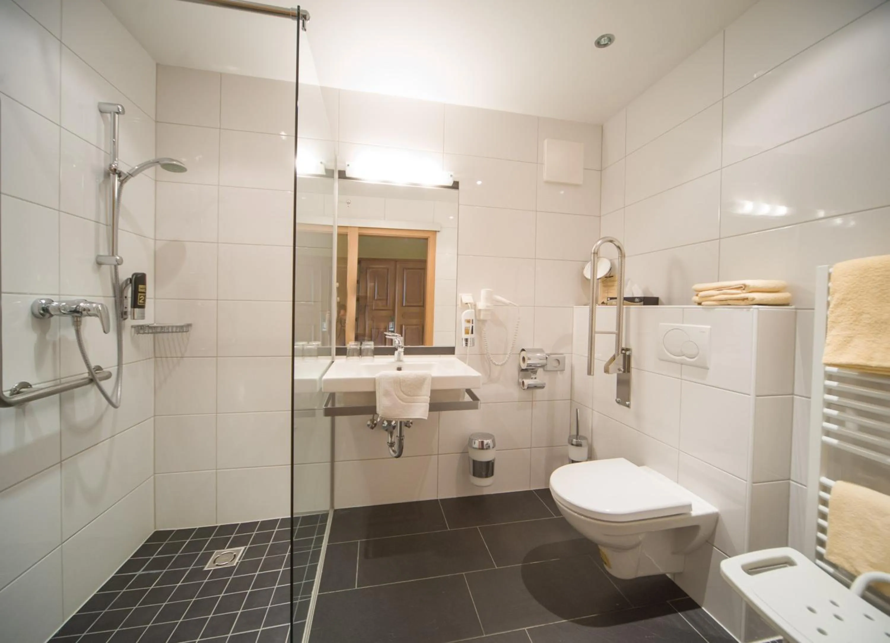 Bathroom in Almfrieden Hotel & Romantikchalet
