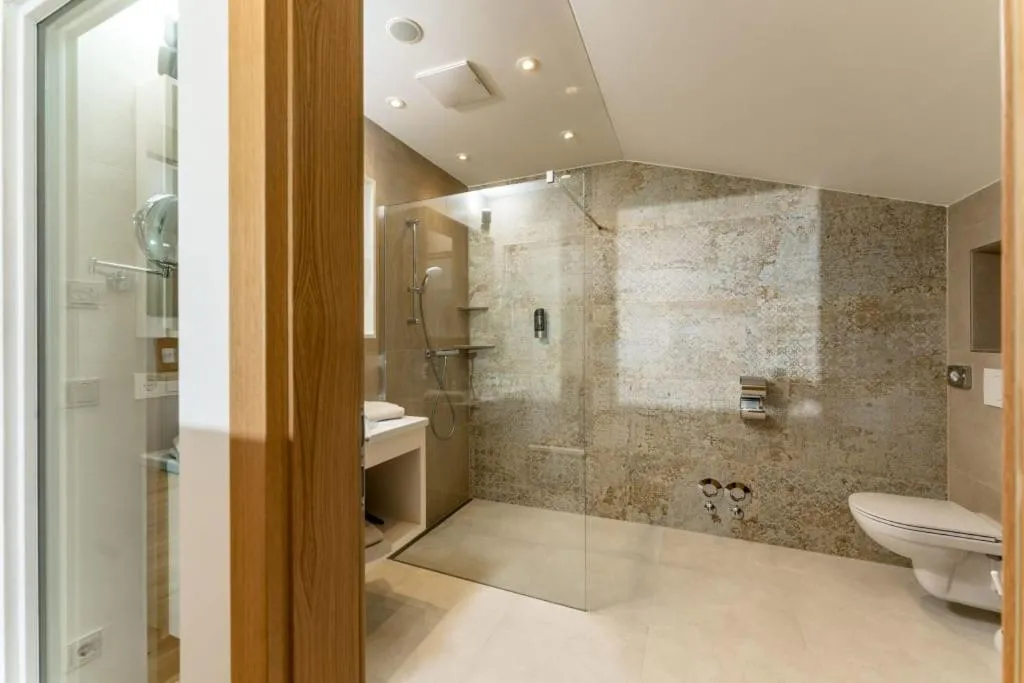 Bathroom in Almfrieden Hotel & Romantikchalet