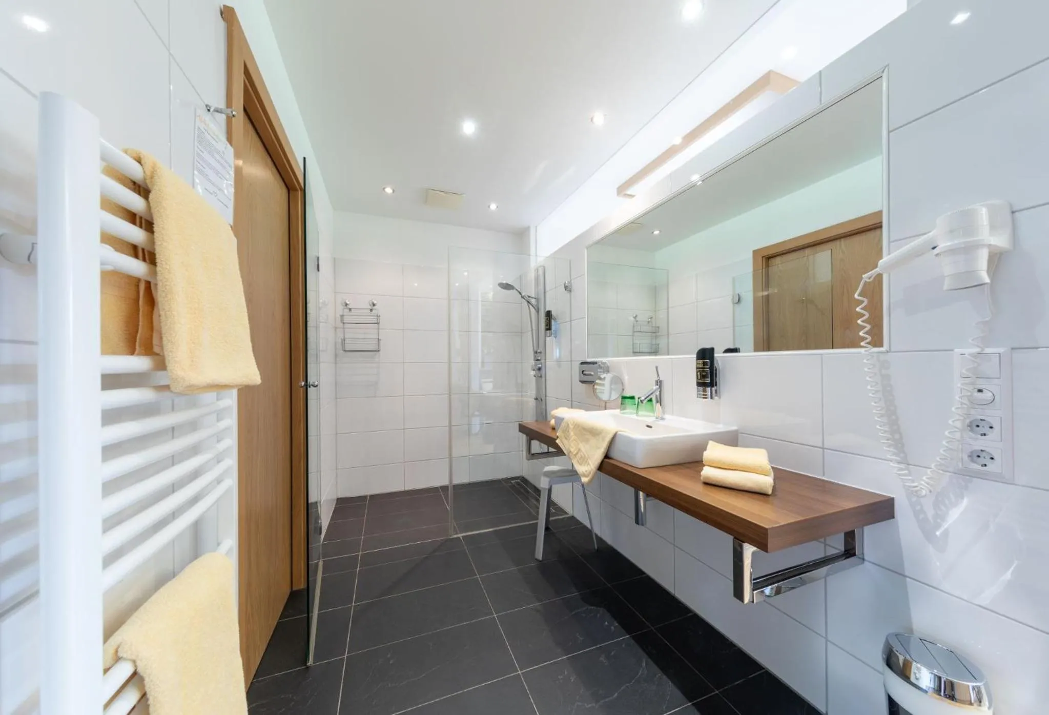 Bathroom in Almfrieden Hotel & Romantikchalet
