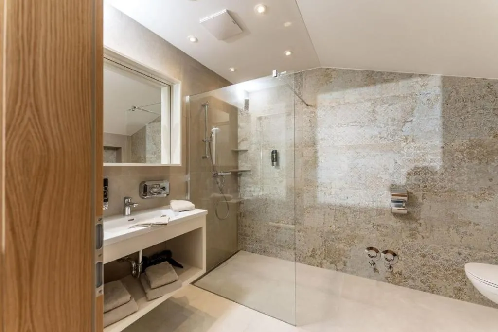 Bathroom in Almfrieden Hotel & Romantikchalet