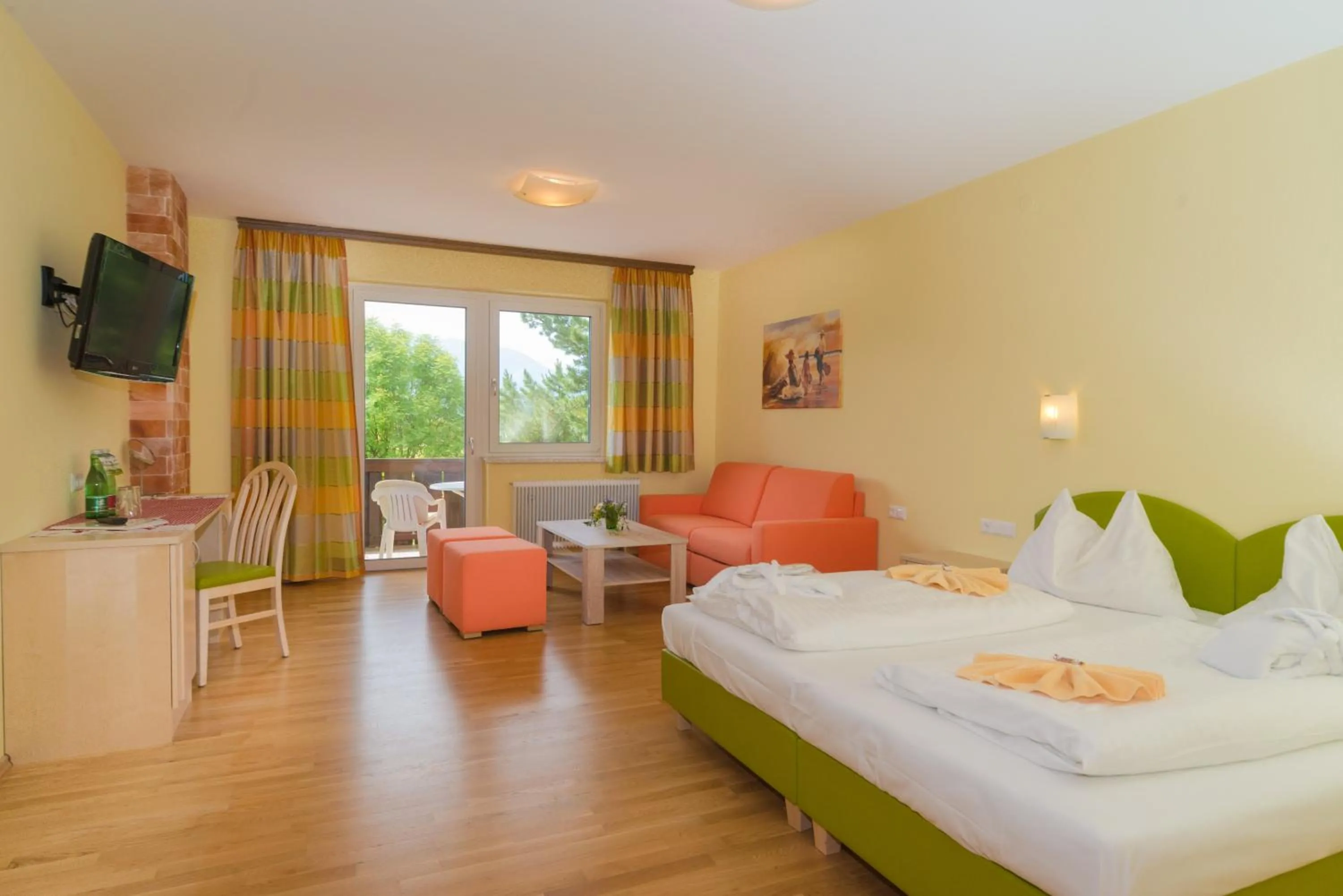 Balcony/Terrace, Bed in Almfrieden Hotel & Romantikchalet