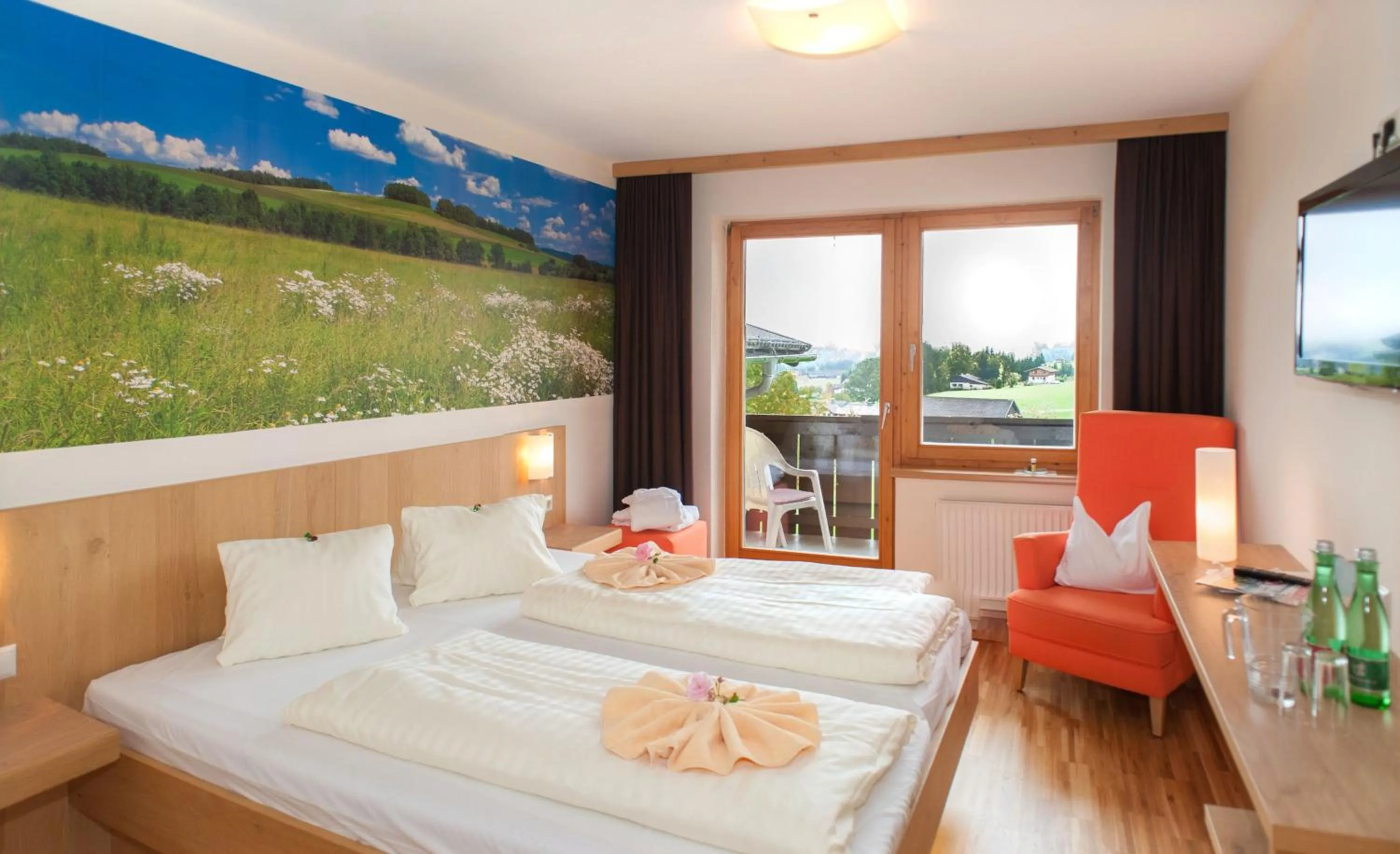 Day, Bed in Almfrieden Hotel & Romantikchalet