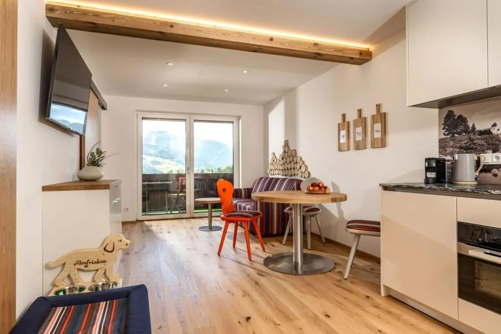 Kitchen or kitchenette in Almfrieden Hotel & Romantikchalet