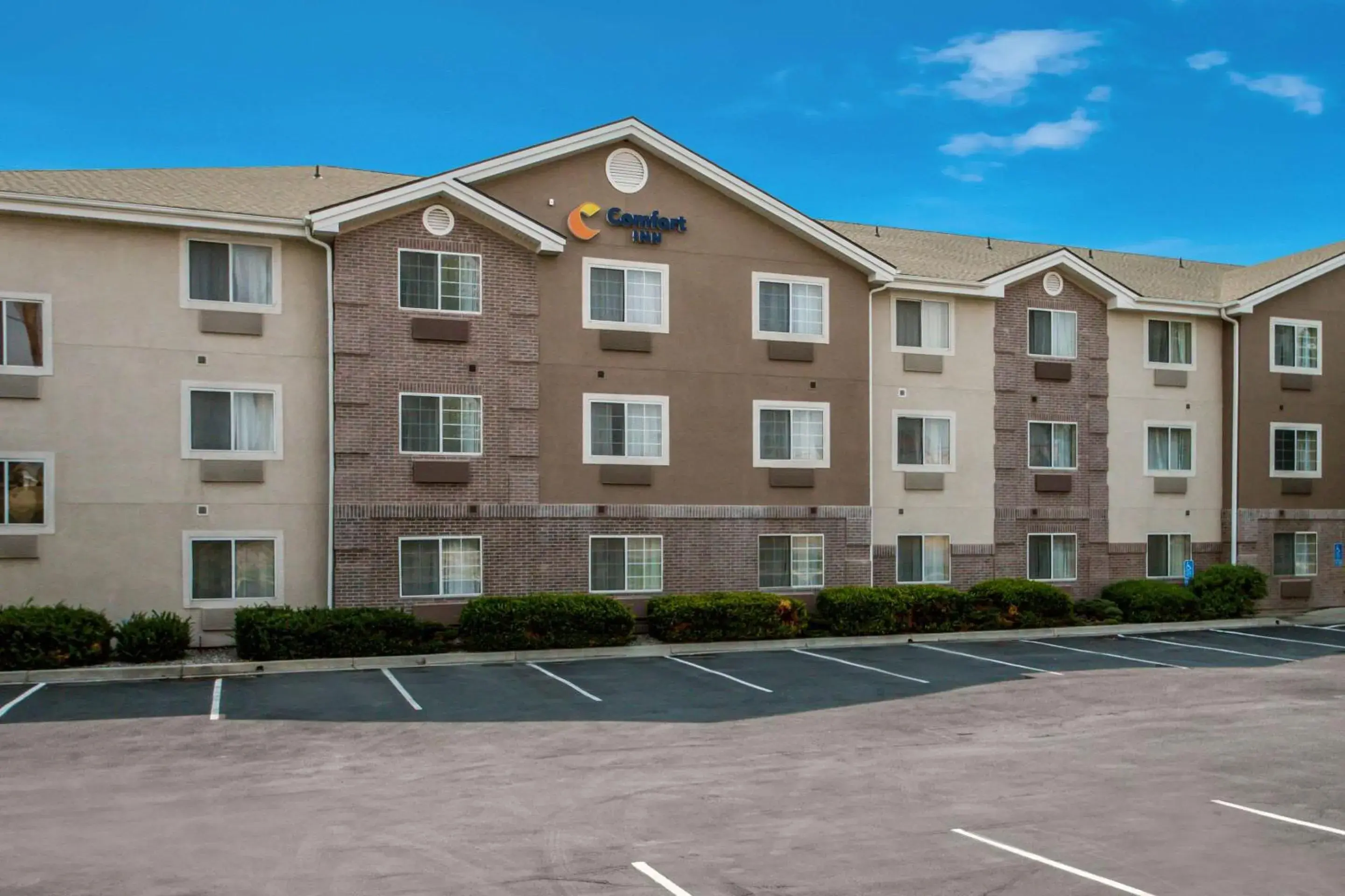 Property building in Comfort Inn Lehi - Thanksgiving Point Area Property building in Comfort Inn Lehi - Thanksgiving Point Area