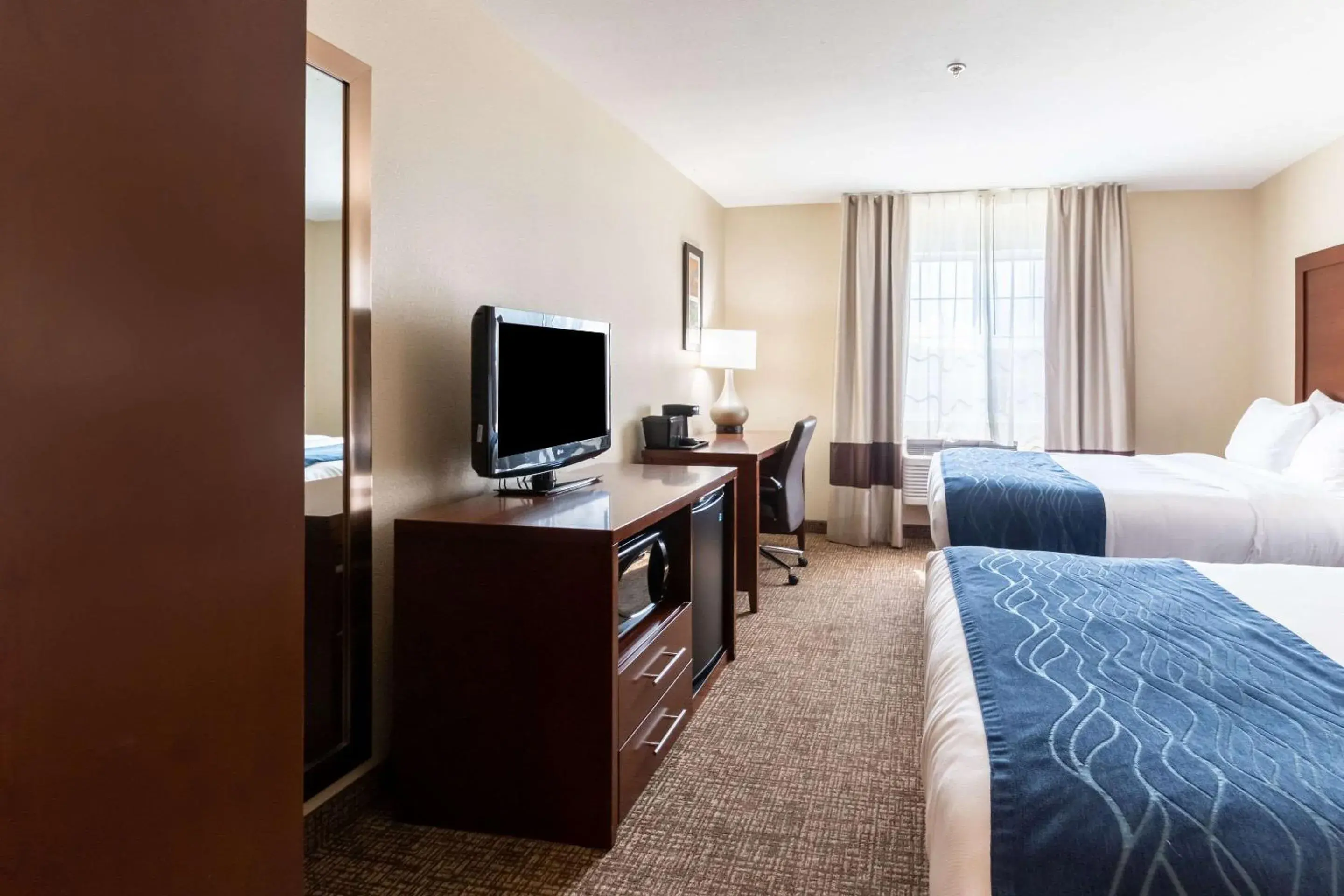 Photo of the whole room, Bed in Comfort Inn Lehi - Thanksgiving Point Area Photo of the whole room, Bed in Comfort Inn Lehi - Thanksgiving Point Area