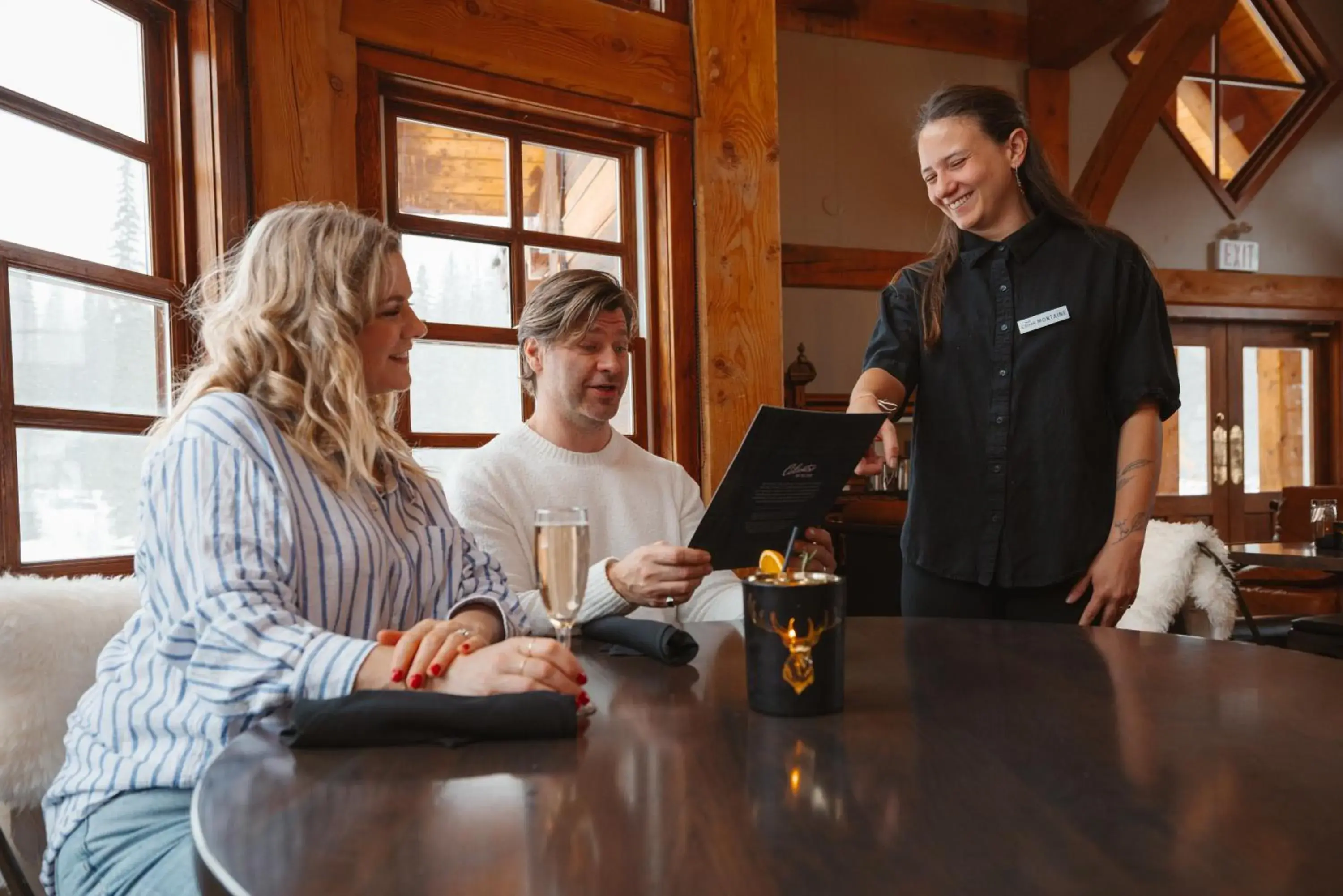 Restaurant/places to eat in Emerald Lake Lodge Restaurant/places to eat in Emerald Lake Lodge