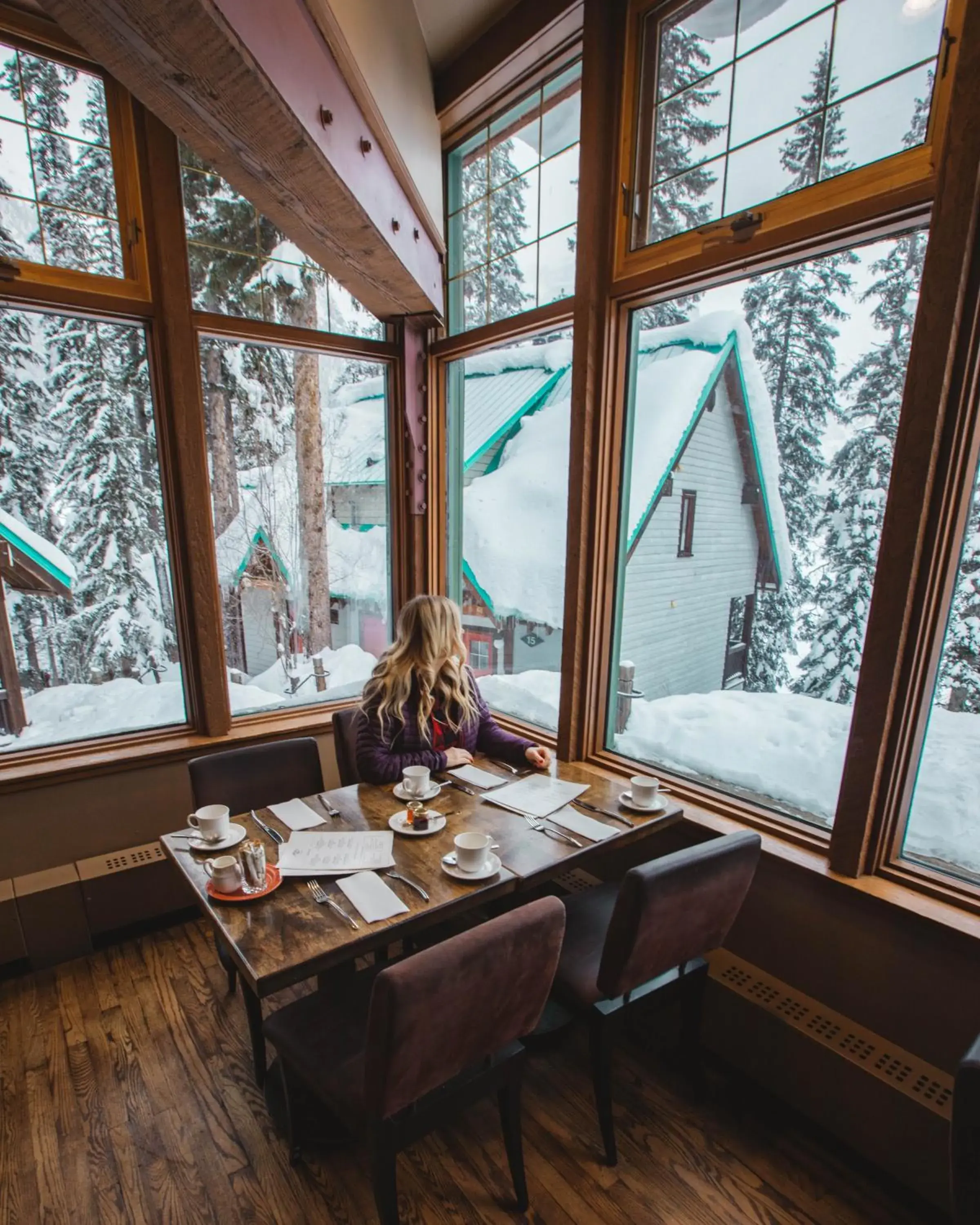 Restaurant/places to eat in Emerald Lake Lodge Restaurant/places to eat in Emerald Lake Lodge