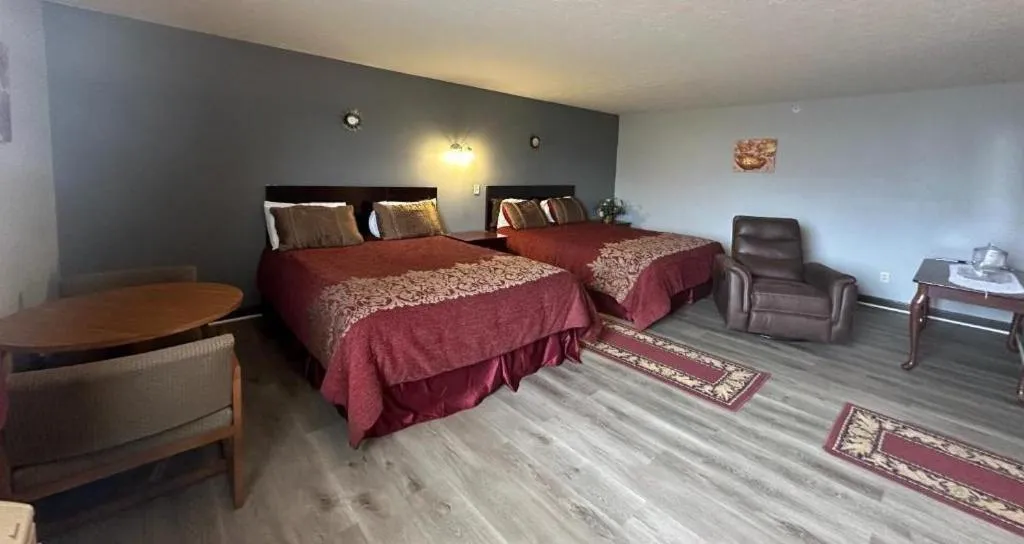 Bed in Fairway Inn Florence Indiana