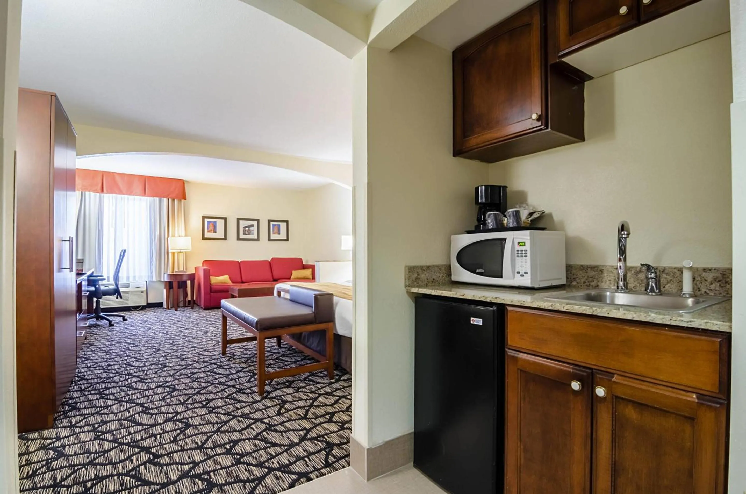 Bedroom, Bed in Comfort Suites Innsbrook - Short Pump