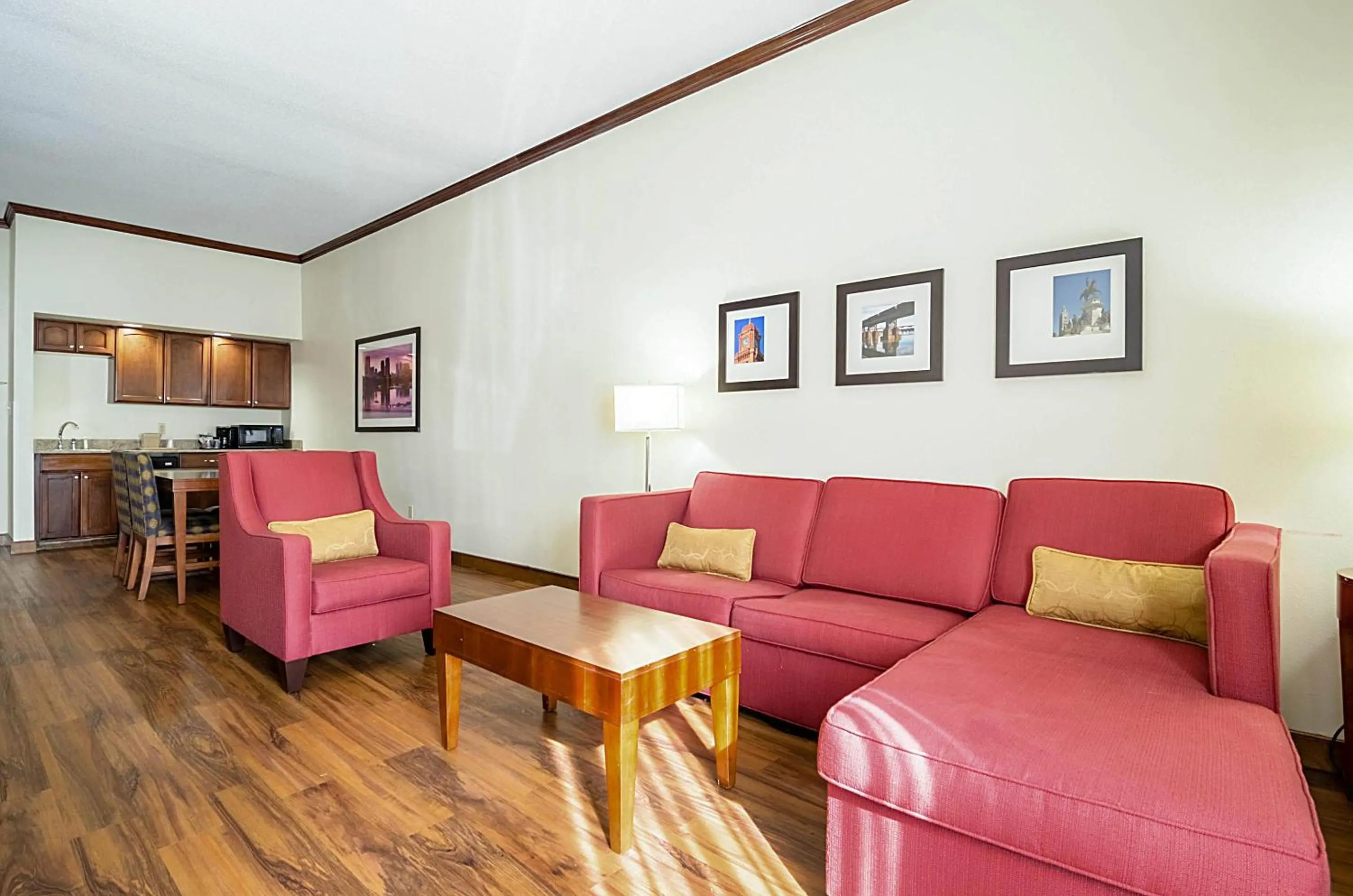 Bedroom in Comfort Suites Innsbrook - Short Pump