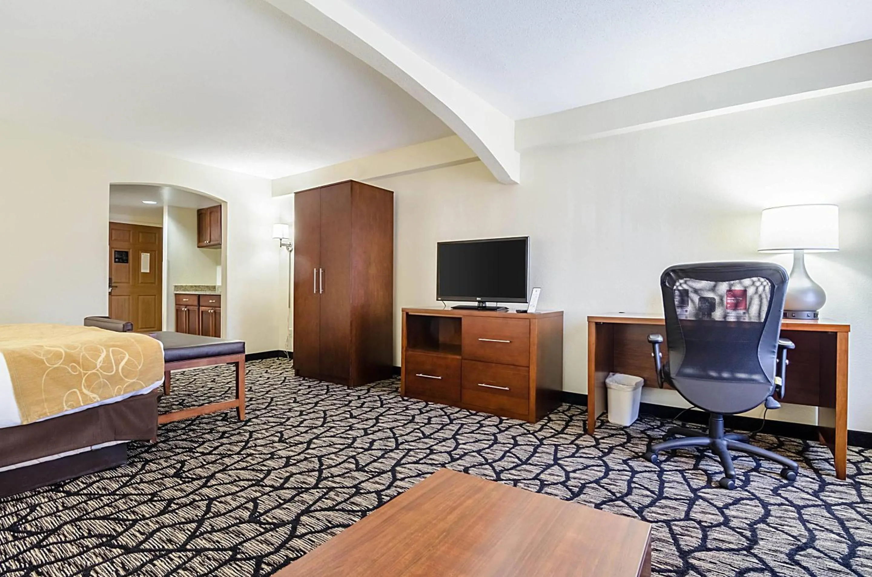 Bedroom, Bed in Comfort Suites Innsbrook - Short Pump