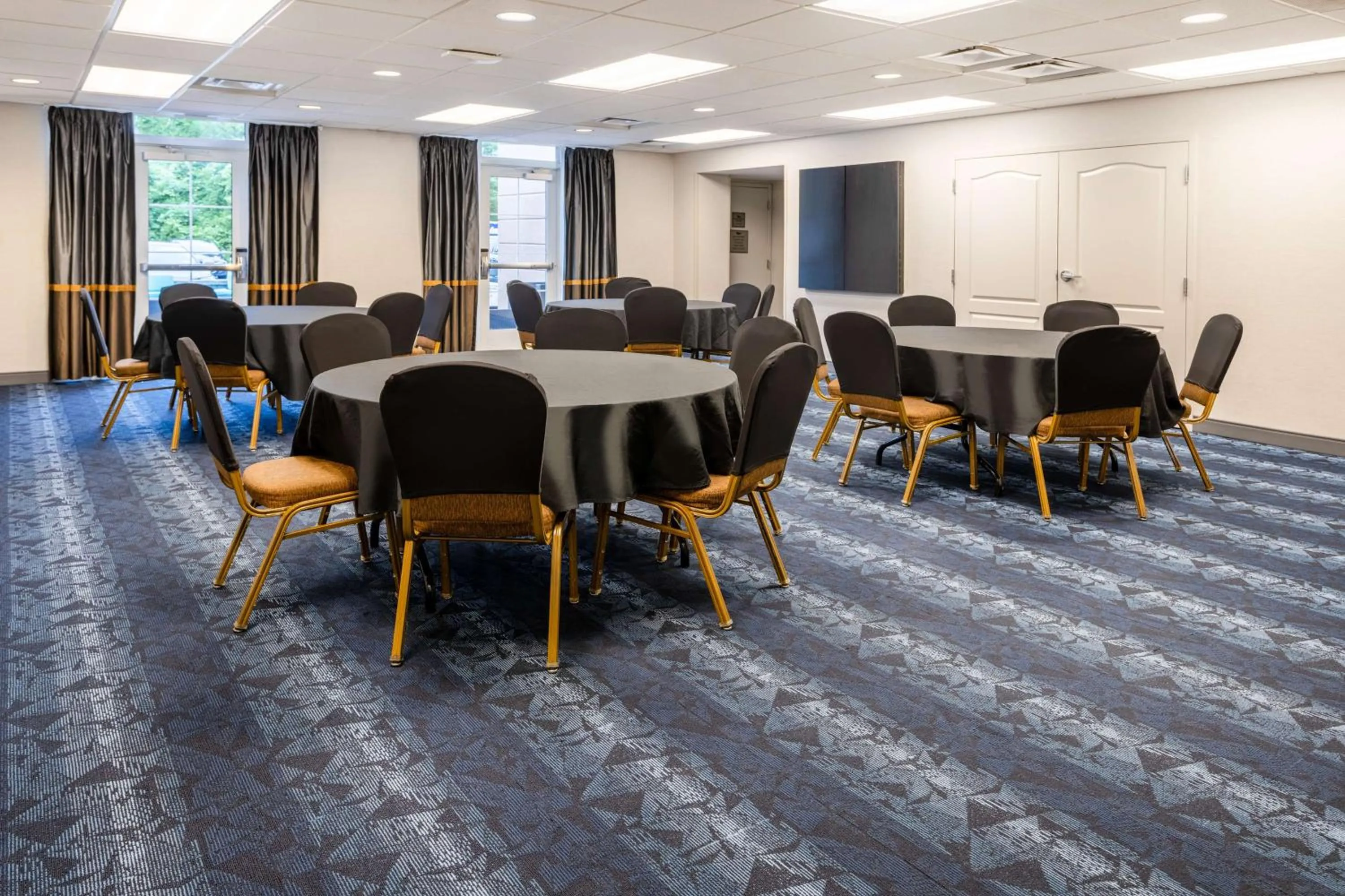 Meeting/conference room in Homewood Suites by Hilton Rochester/Greece, NY