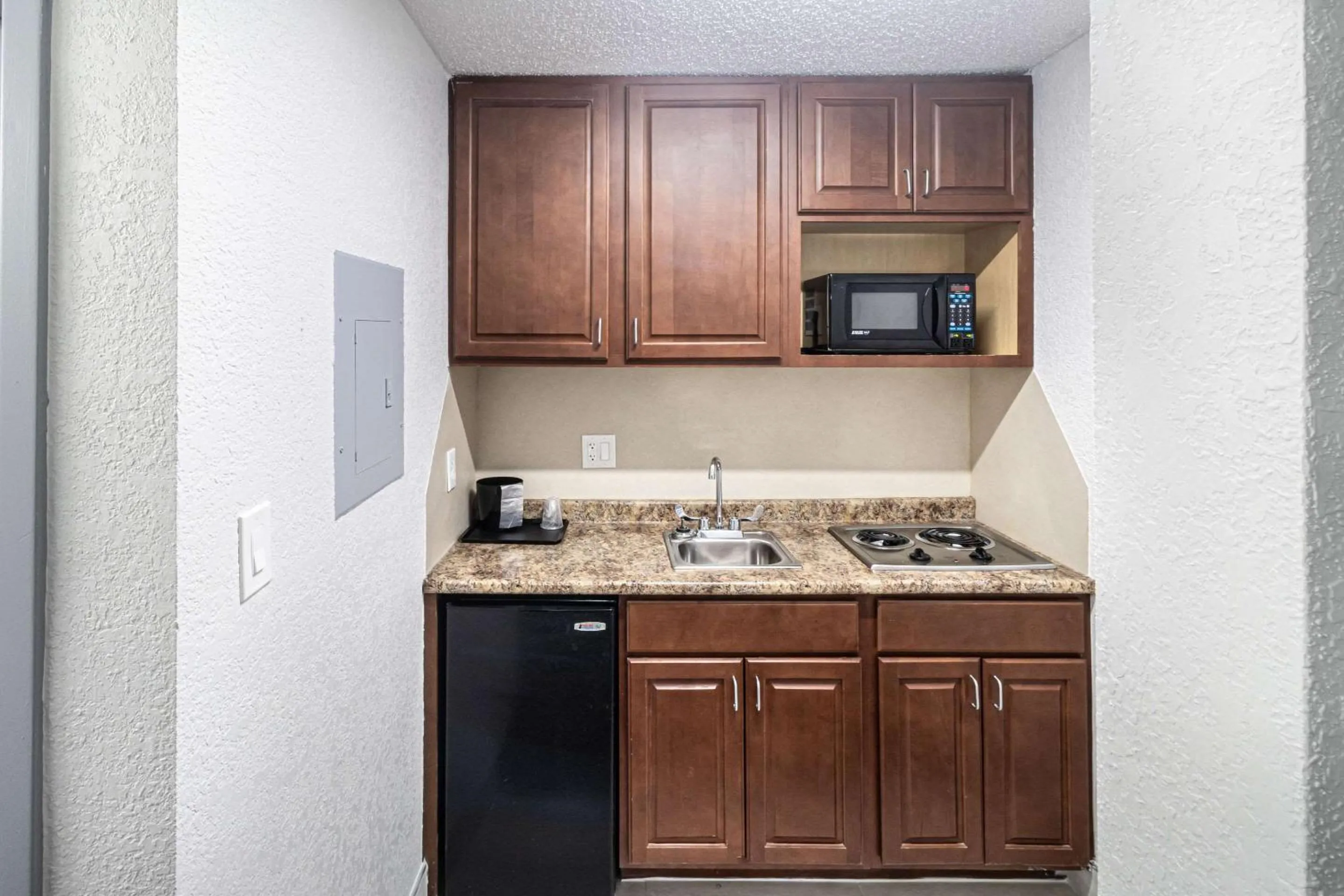 Bedroom in Rodeway Inn At Fort Lee