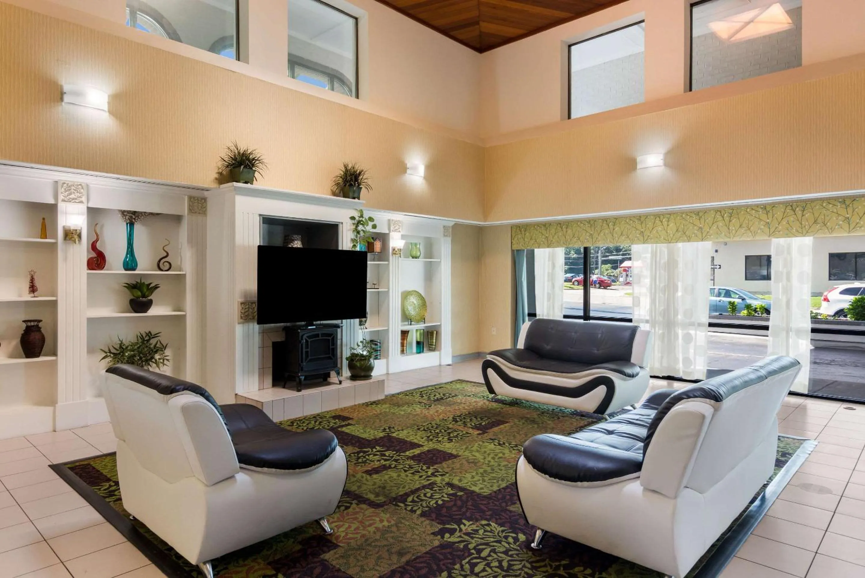 Lobby or reception in Rodeway Inn At Fort Lee