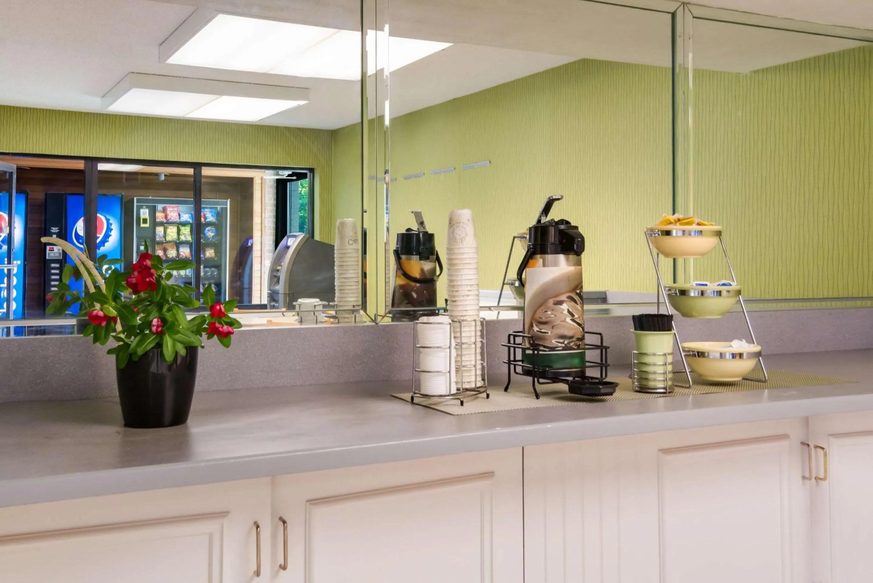 Breakfast in Rodeway Inn At Fort Lee