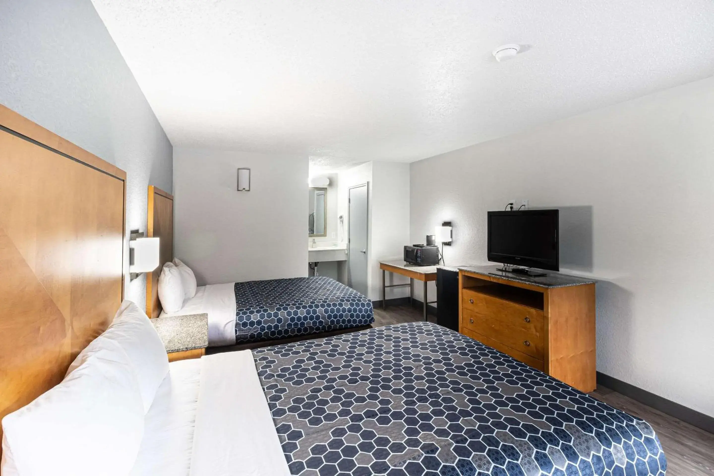 Bedroom, Bed in Rodeway Inn At Fort Lee Bedroom, Bed in Rodeway Inn At Fort Lee