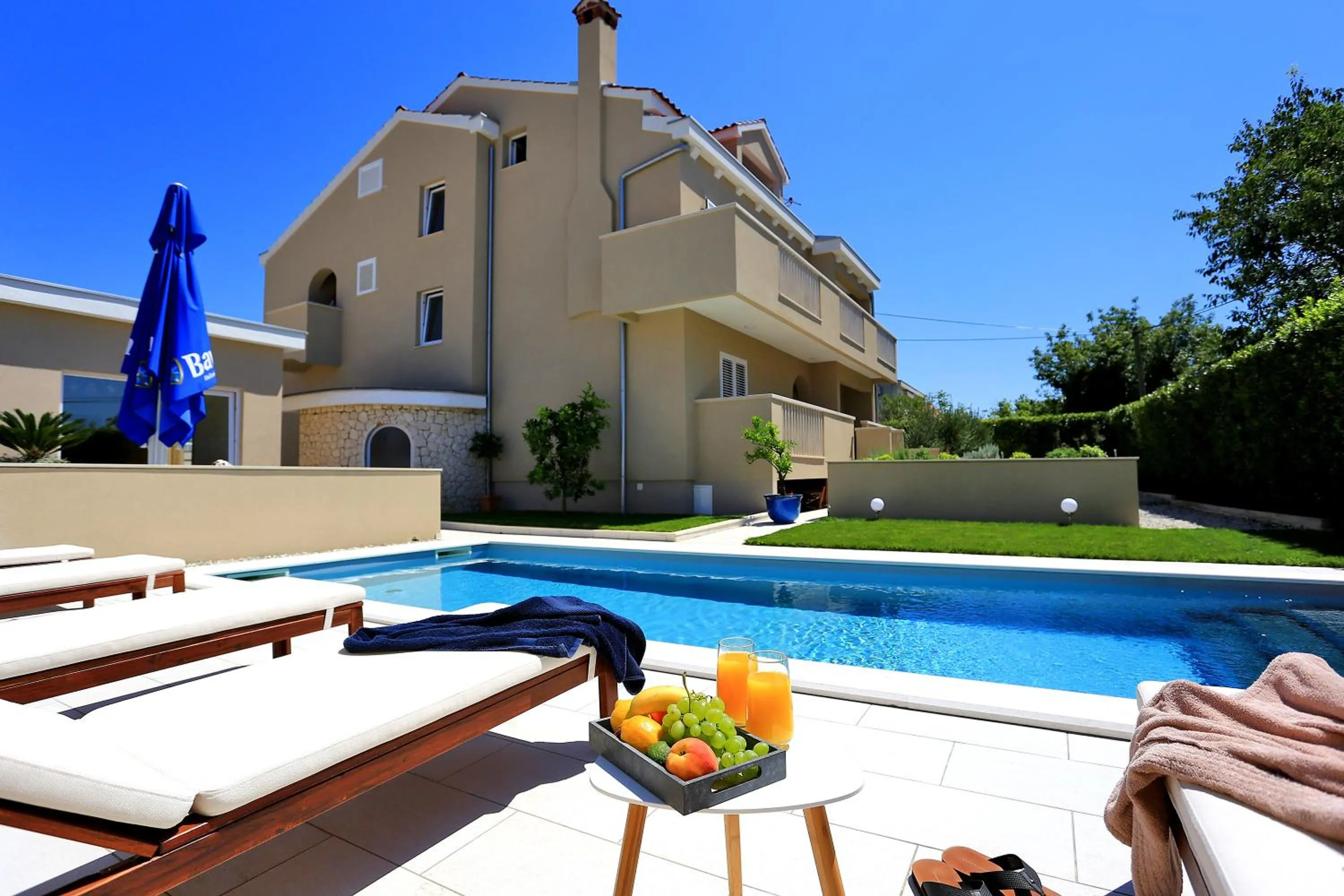 Property building in Lotos