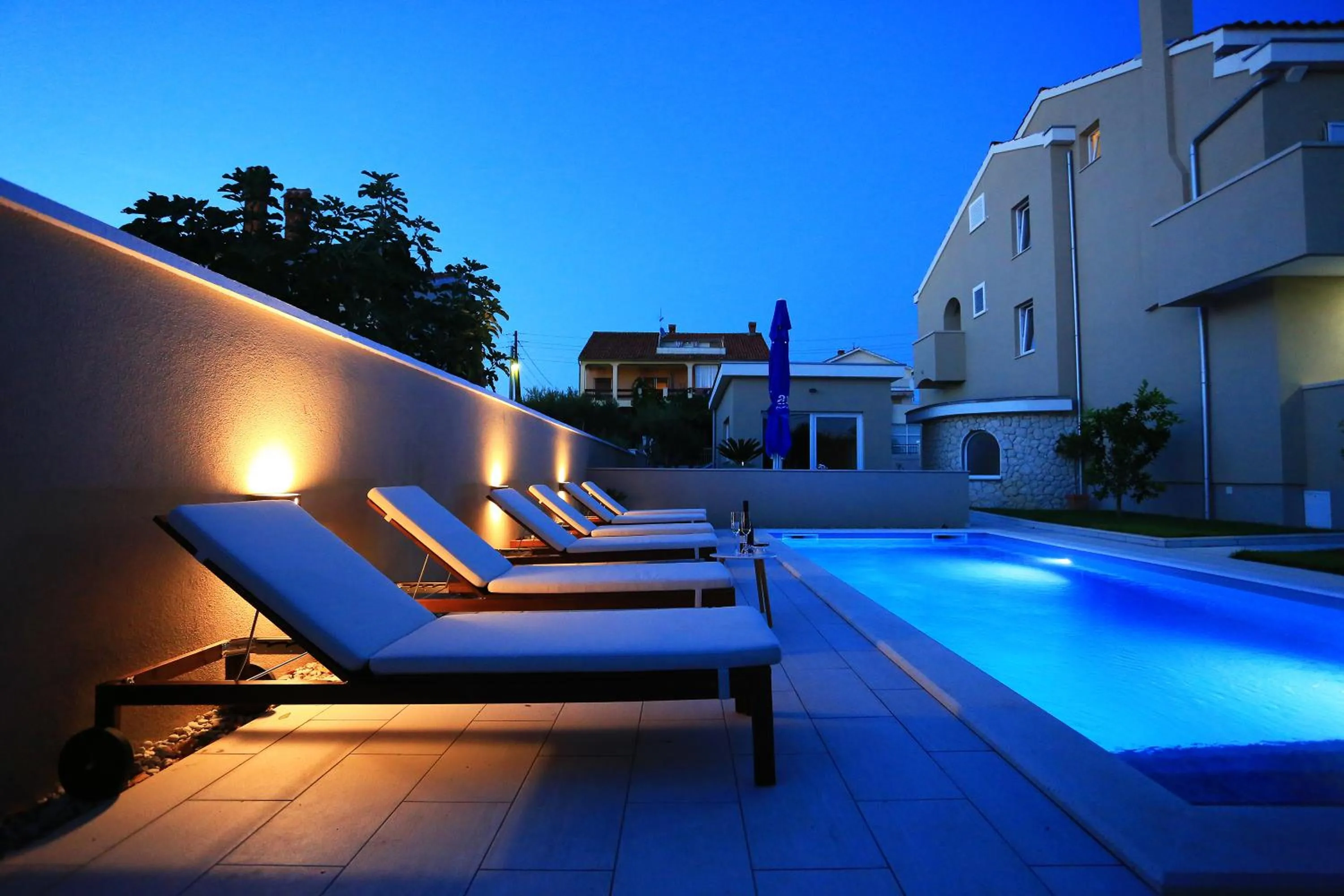 Property building in Lotos