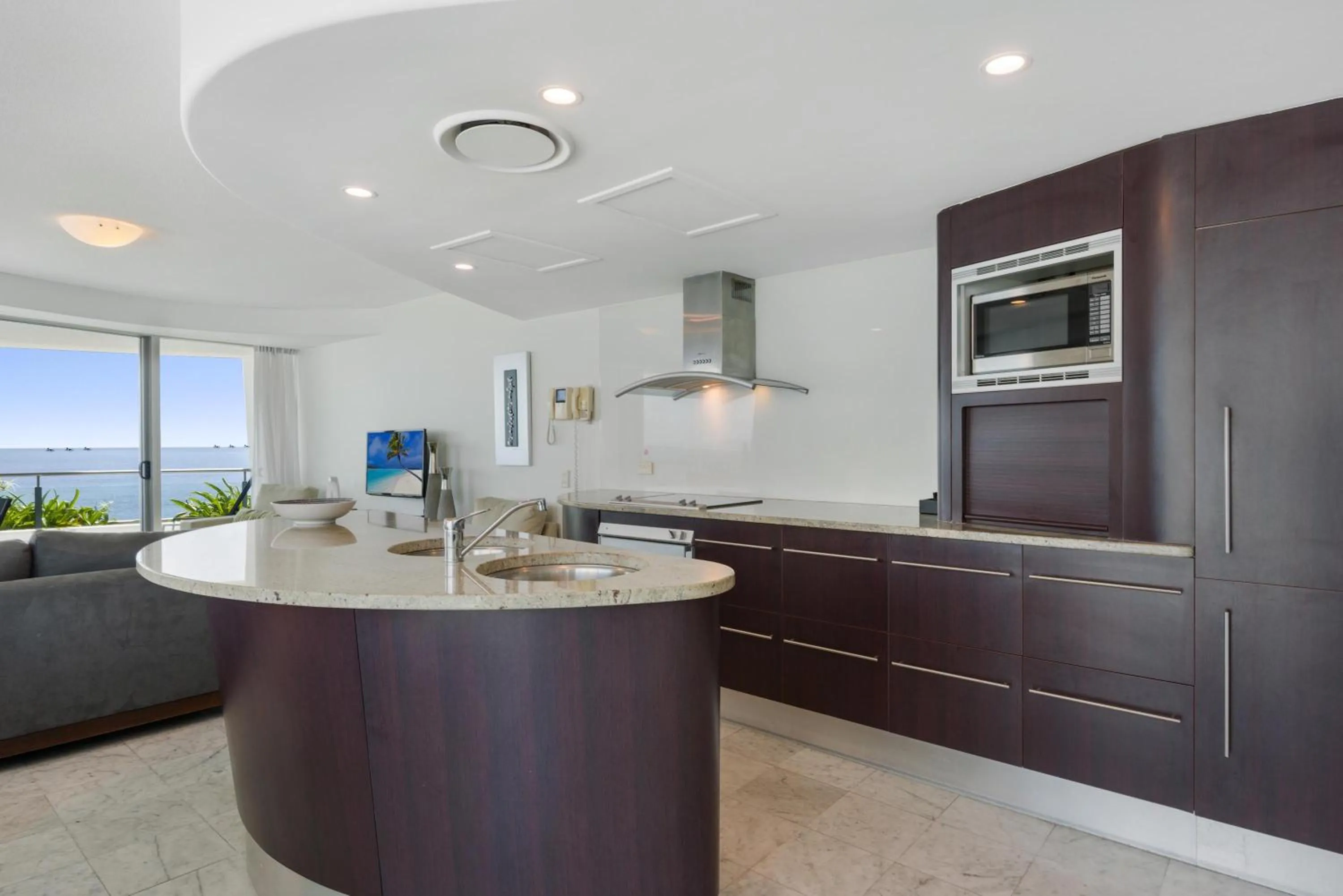 Kitchen or kitchenette in Mantra Sirocco