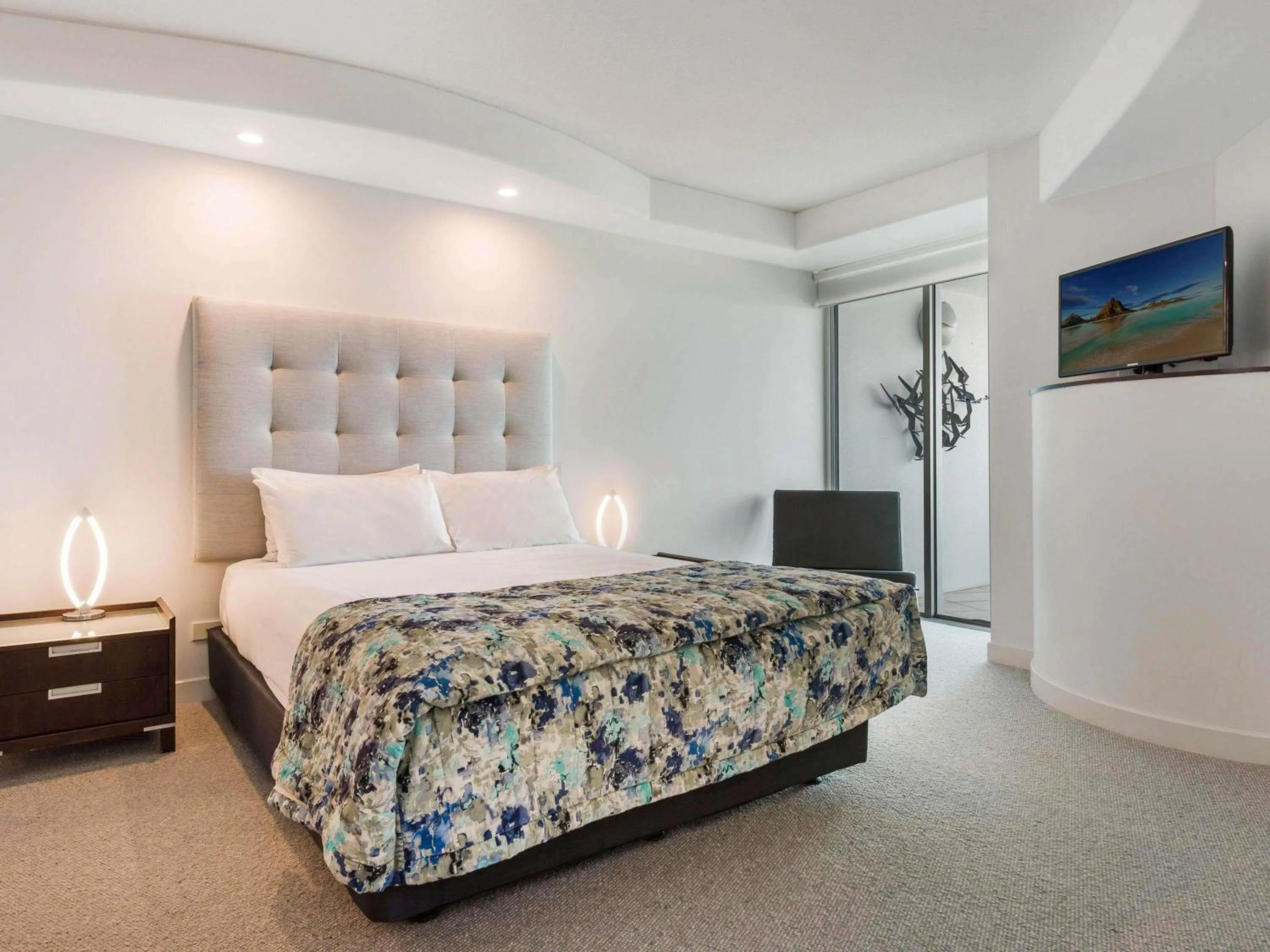 Bedroom, Bed in Mantra Sirocco