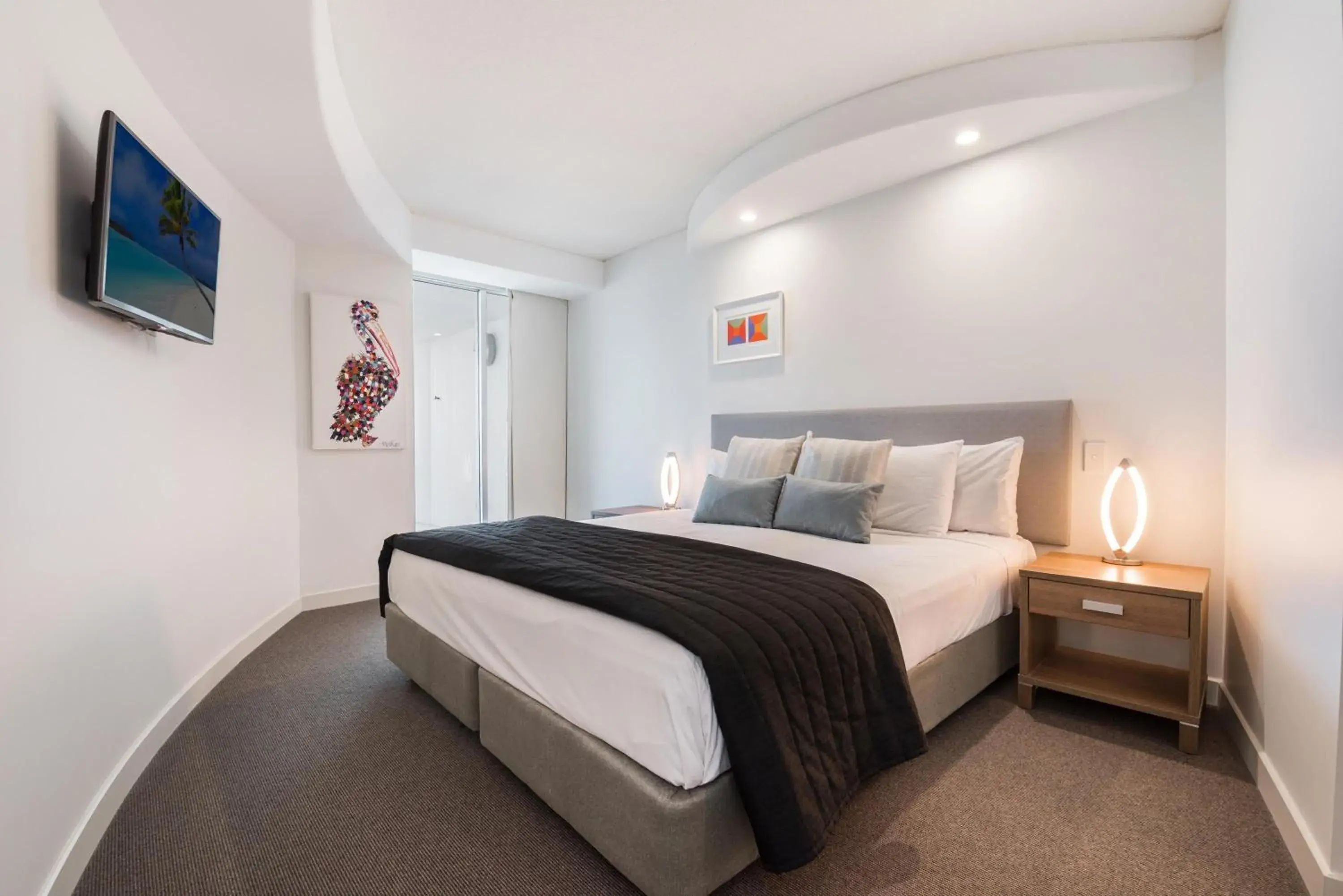 Bedroom, Bed in Mantra Sirocco Bedroom, Bed in Mantra Sirocco