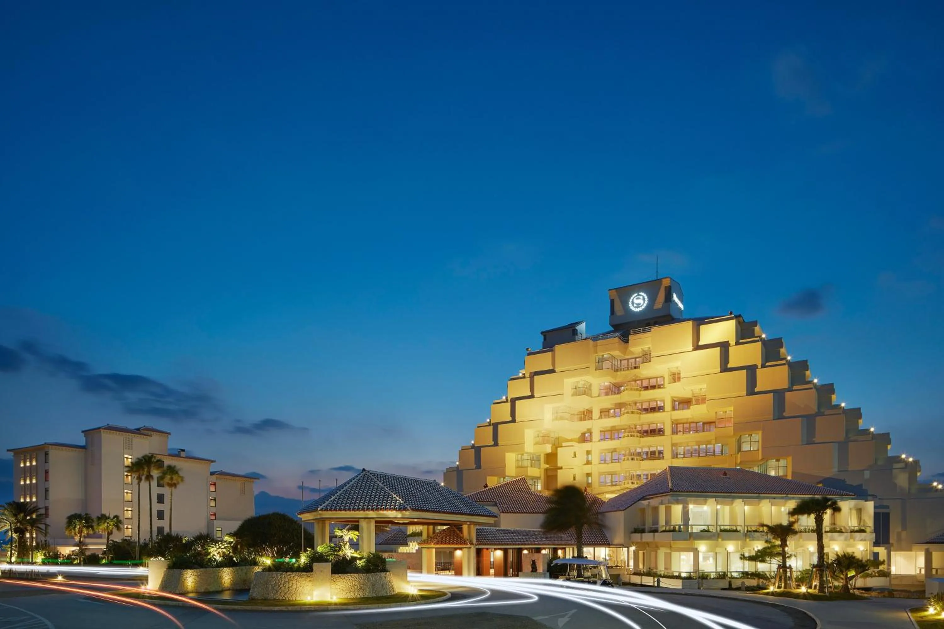 Property building in Sheraton Okinawa Sunmarina Resort