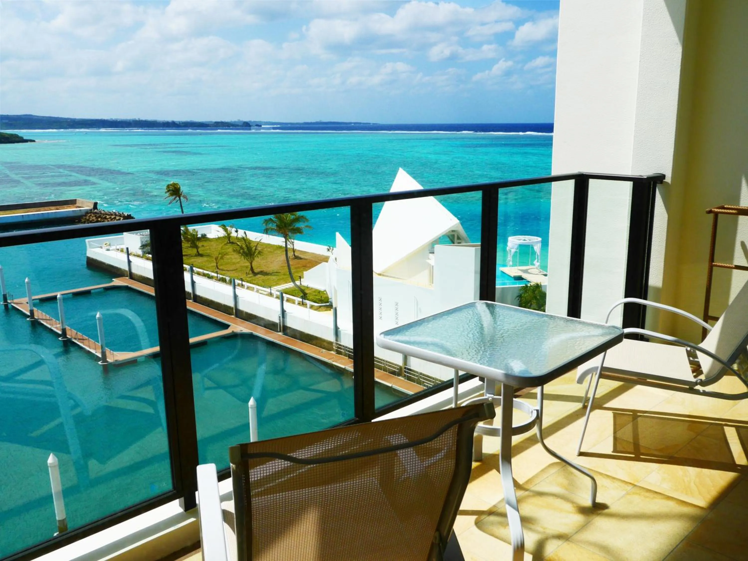 Balcony/Terrace in Sheraton Okinawa Sunmarina Resort