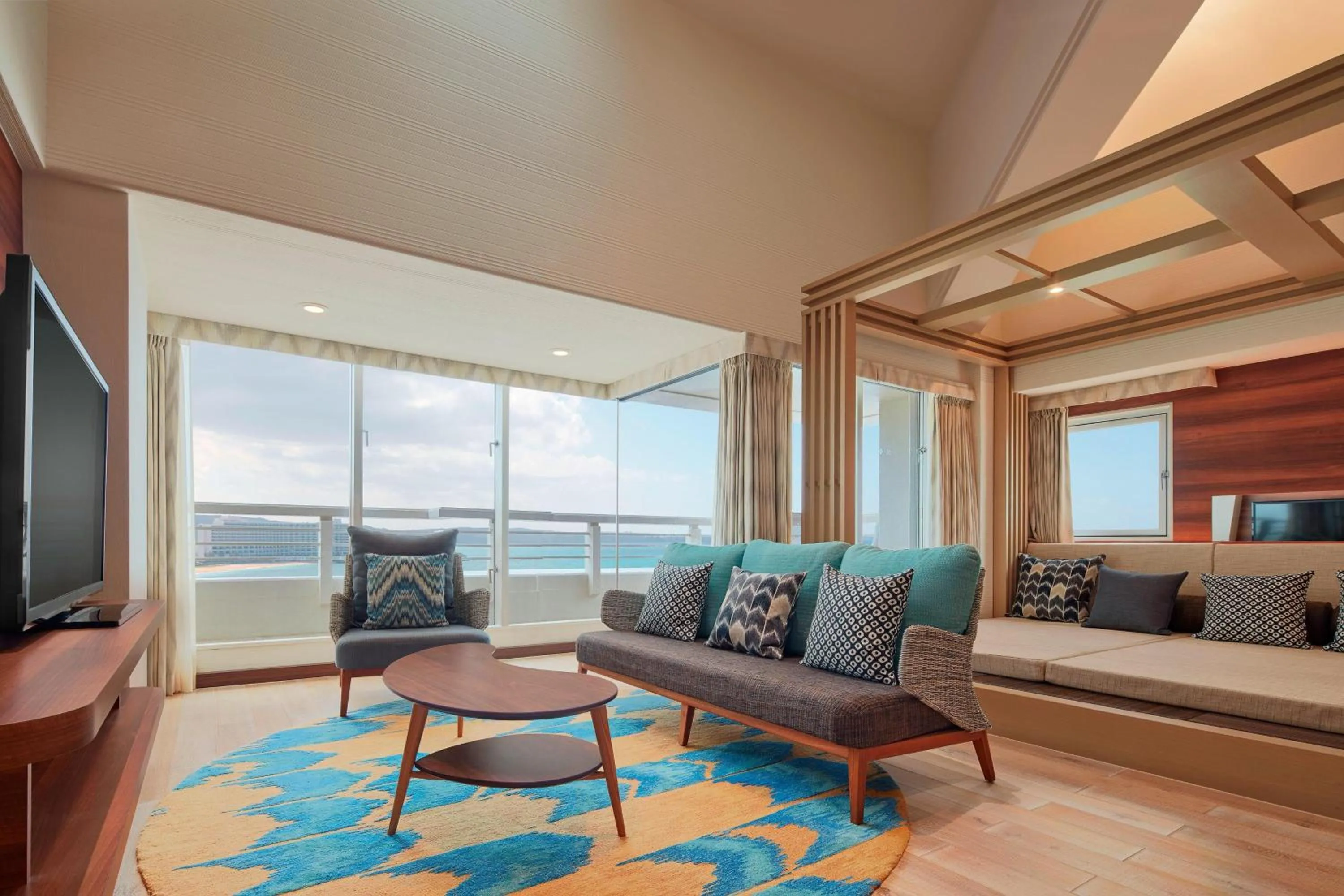 Living room in Sheraton Okinawa Sunmarina Resort