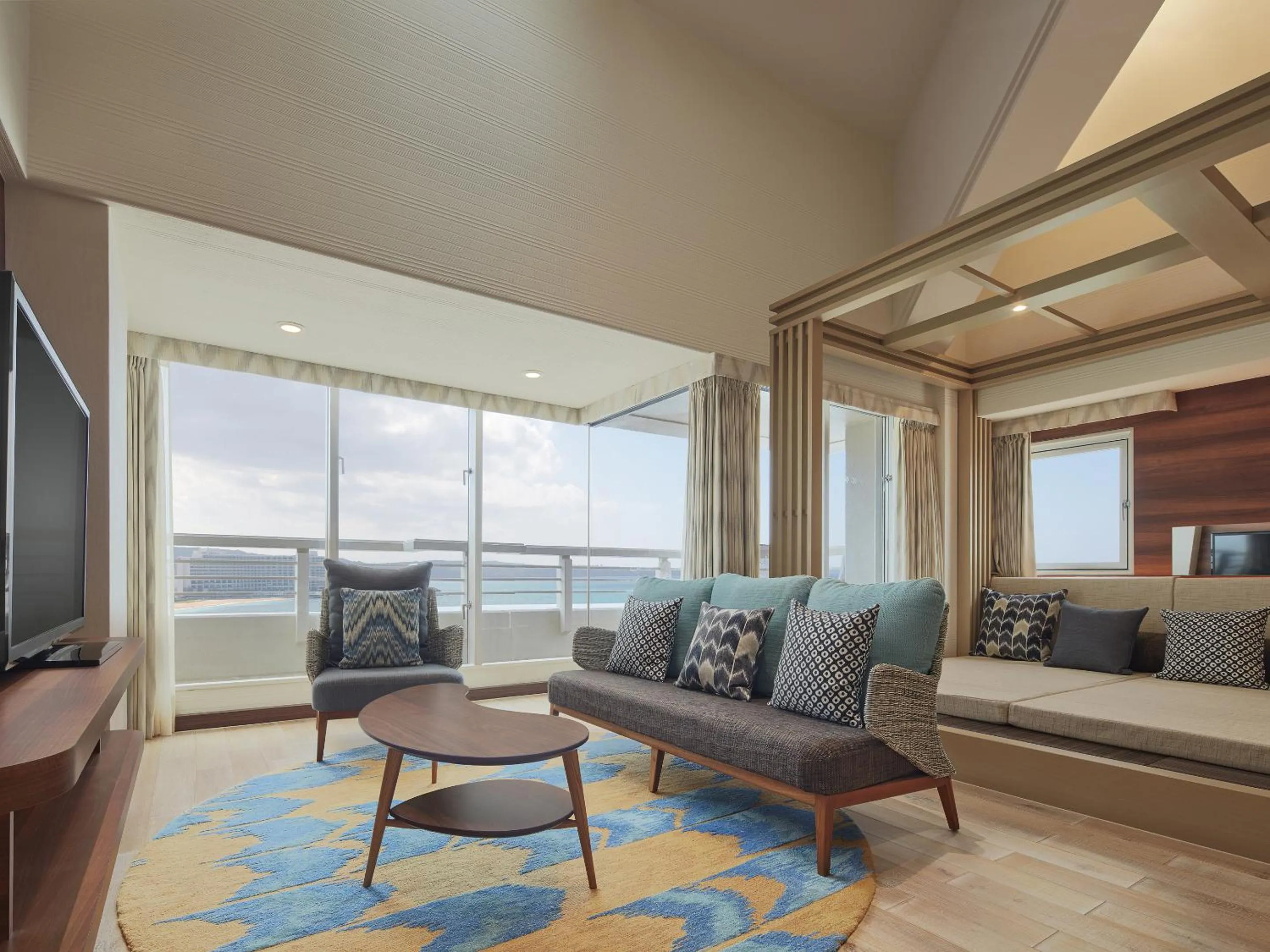 Living room in Sheraton Okinawa Sunmarina Resort