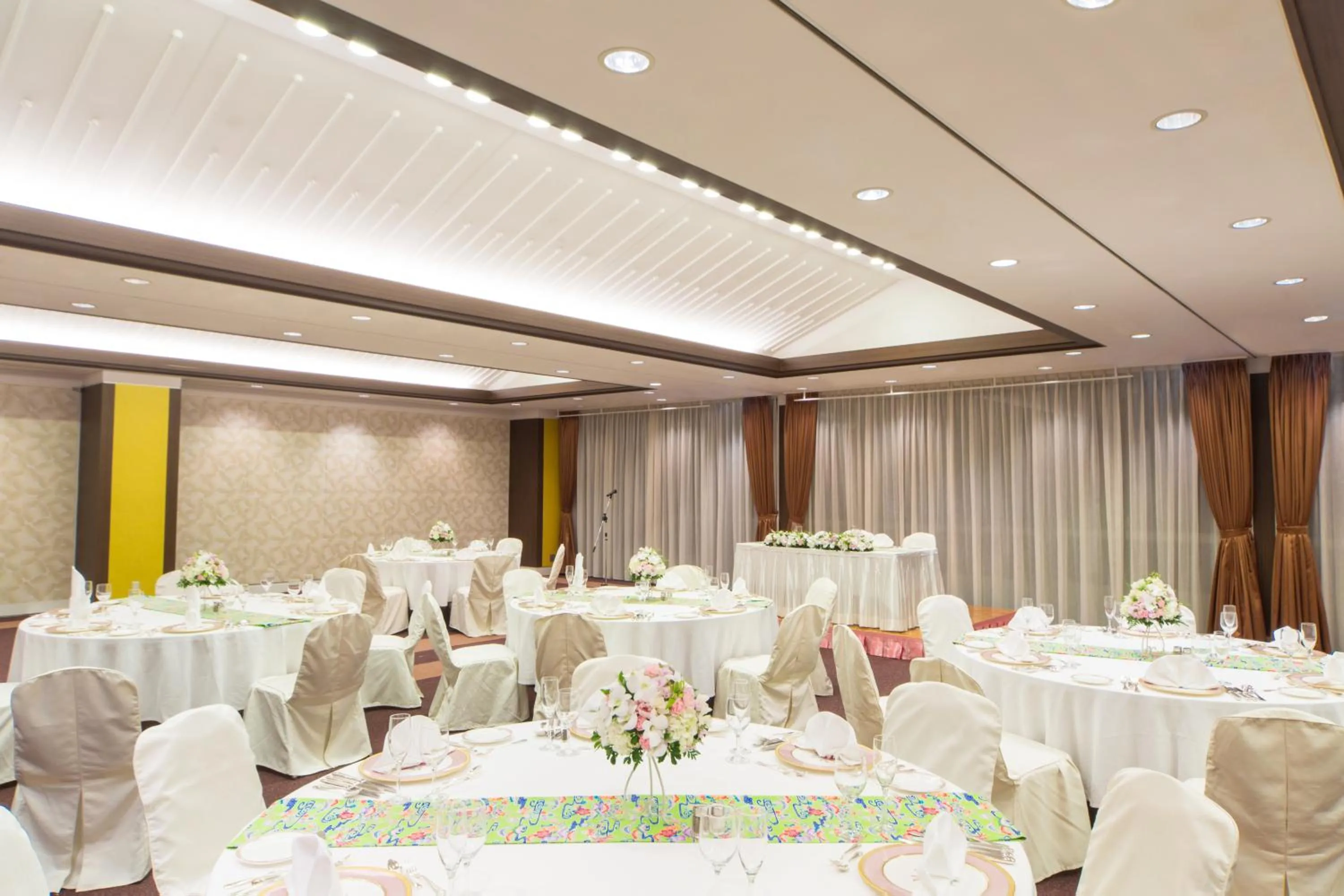 Business facilities in Sheraton Okinawa Sunmarina Resort