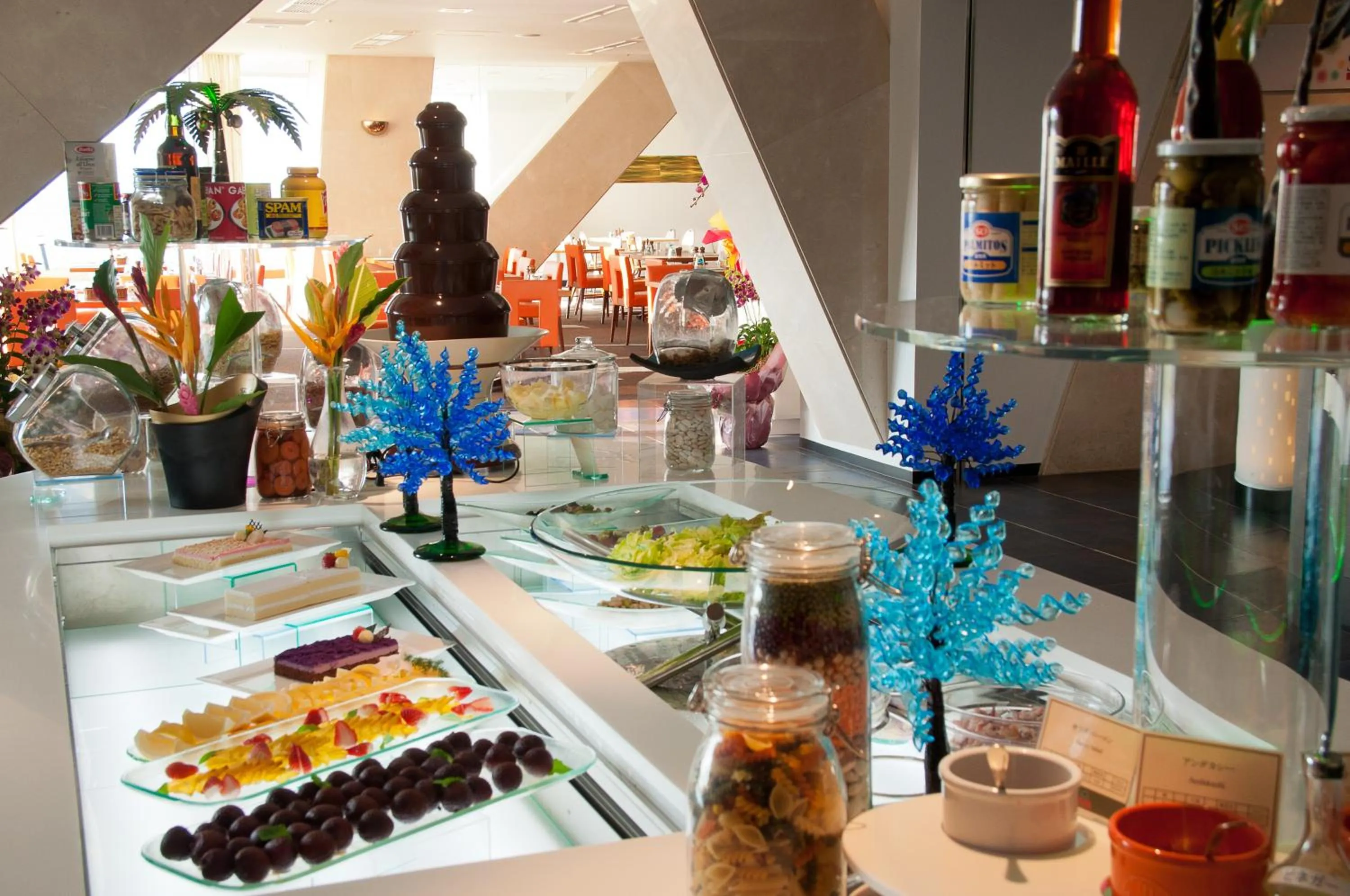 Restaurant/places to eat in Sheraton Okinawa Sunmarina Resort