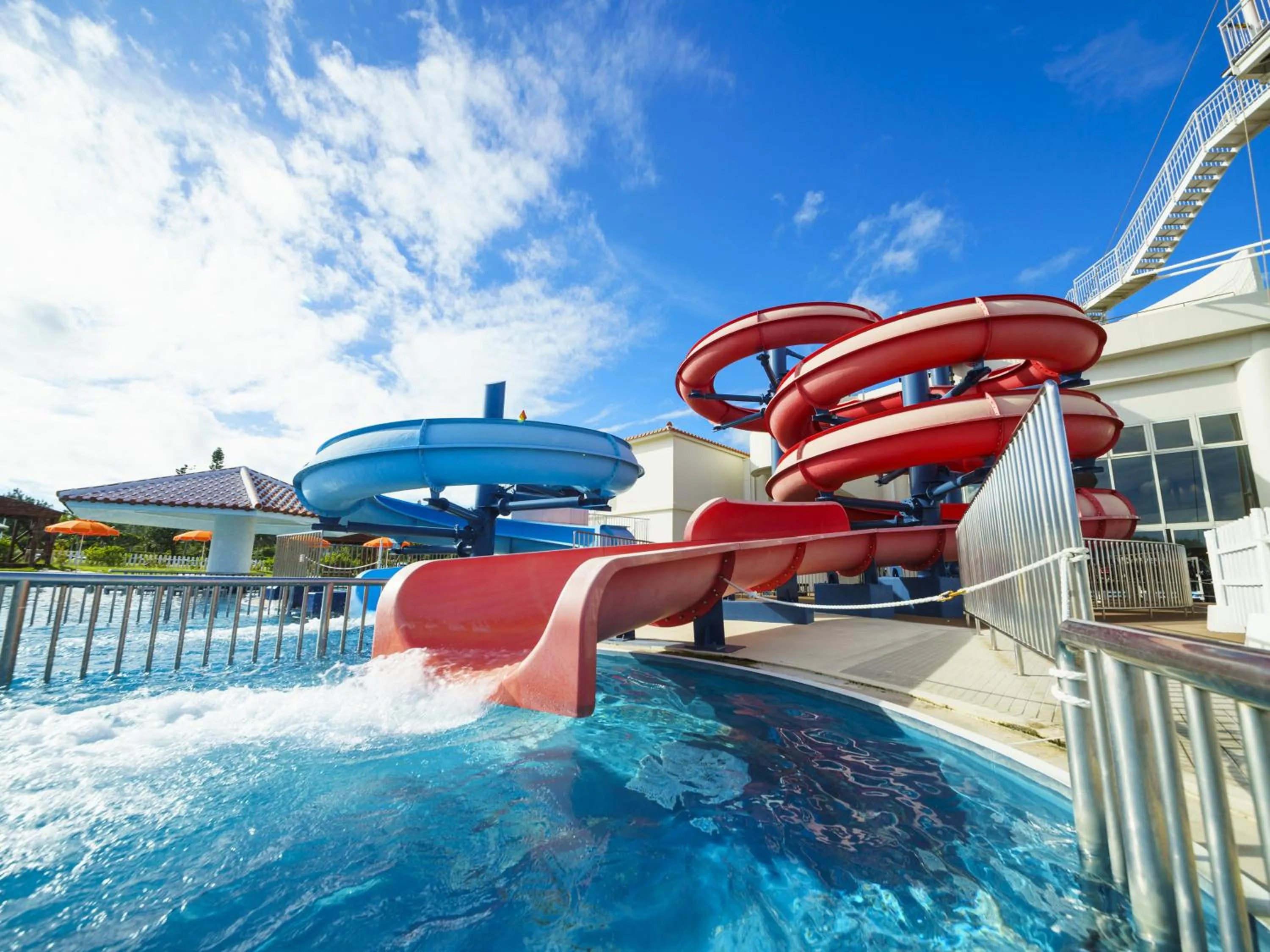 Swimming pool in Sheraton Okinawa Sunmarina Resort