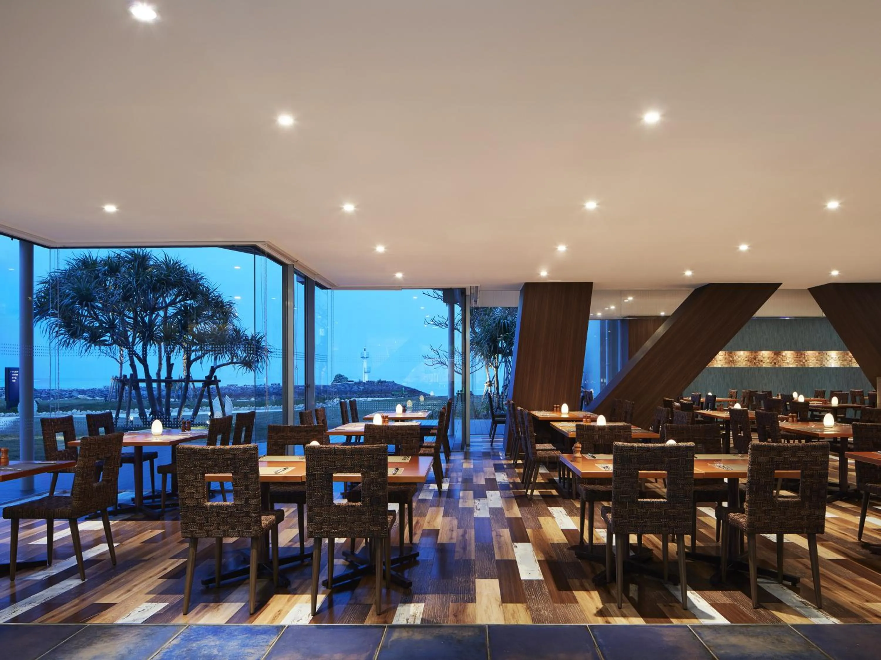 Restaurant/places to eat in Sheraton Okinawa Sunmarina Resort