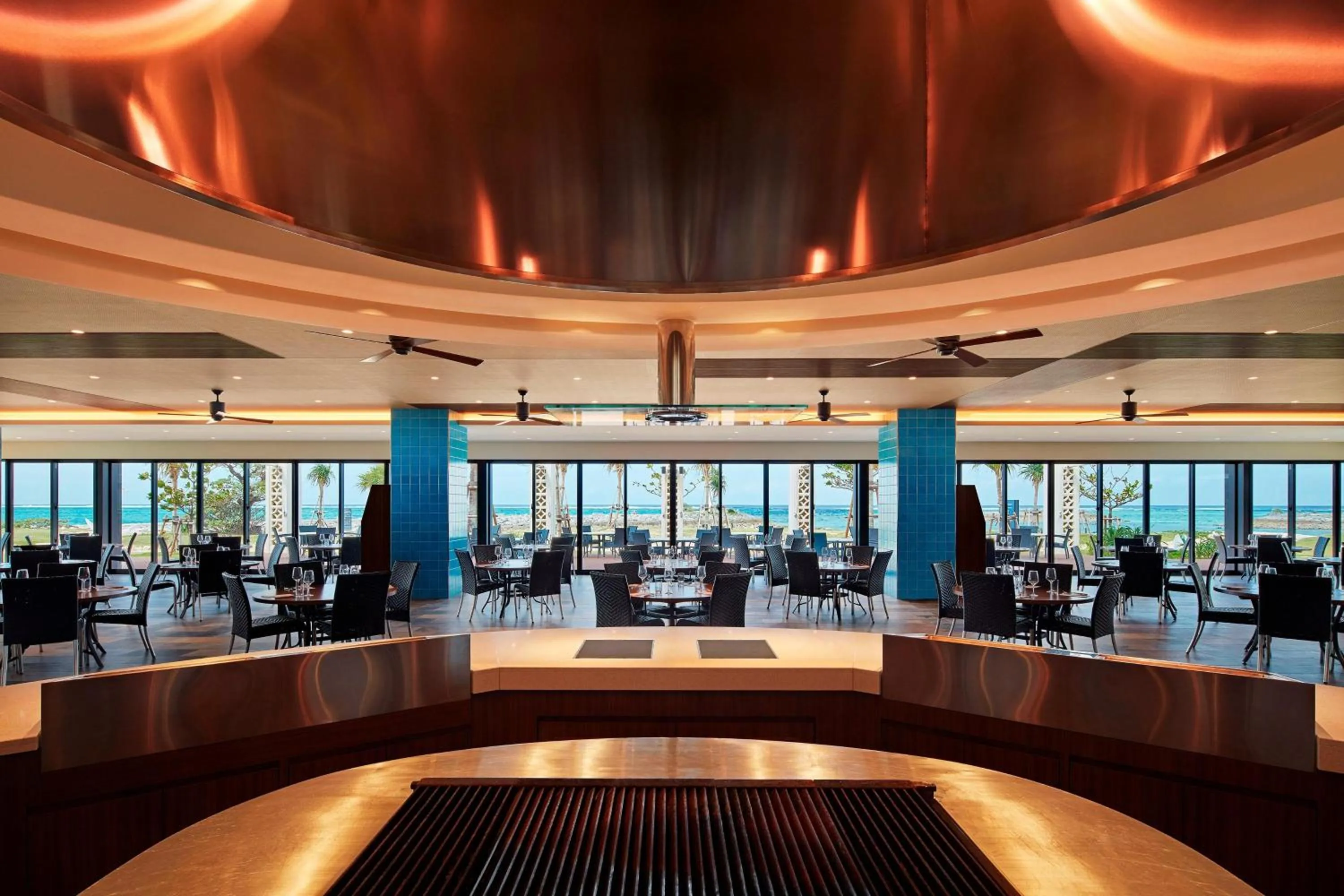 Restaurant/places to eat in Sheraton Okinawa Sunmarina Resort