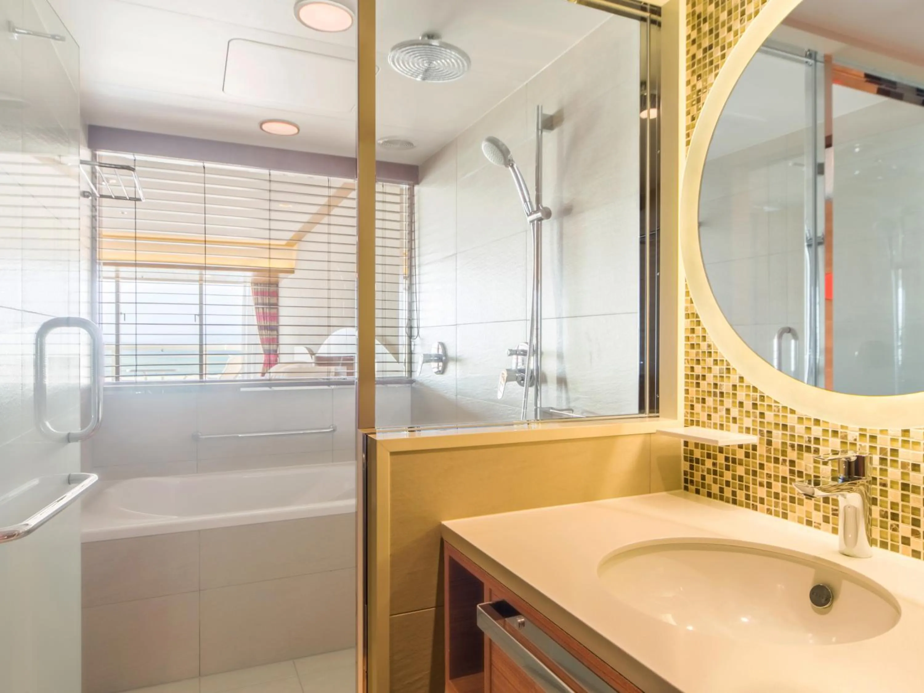 Bathroom in Sheraton Okinawa Sunmarina Resort