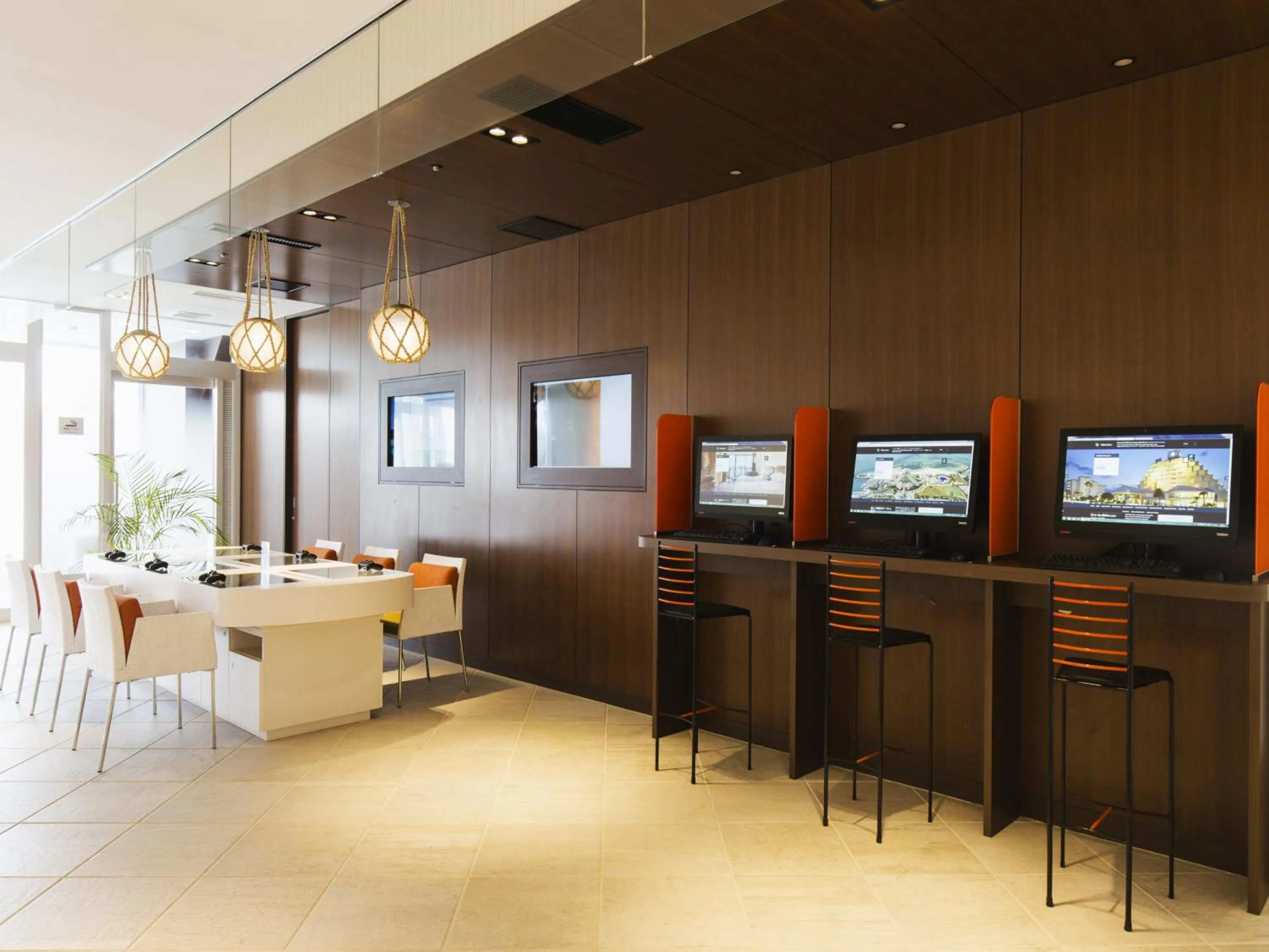 Area and facilities in Sheraton Okinawa Sunmarina Resort