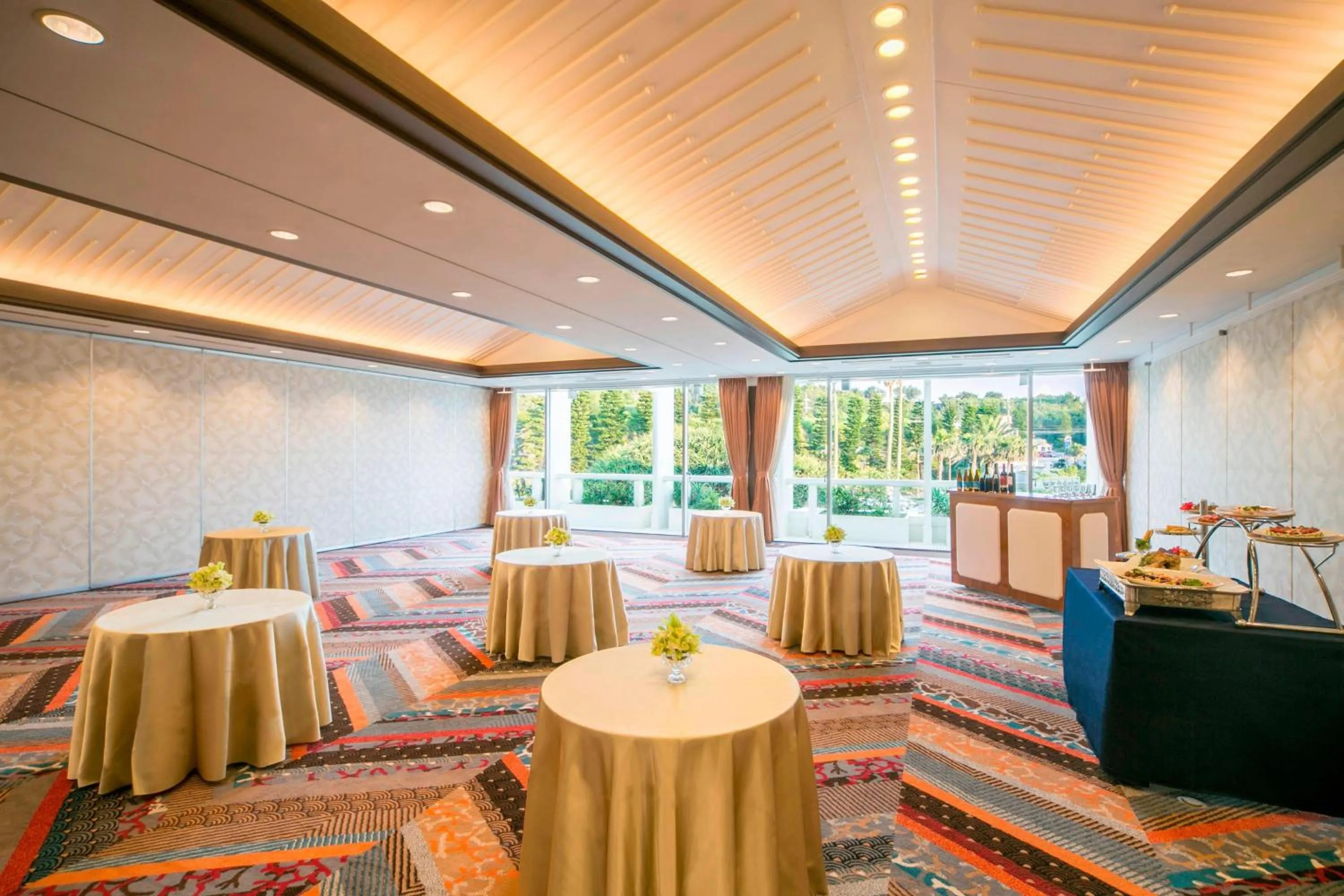 Meeting/conference room in Sheraton Okinawa Sunmarina Resort