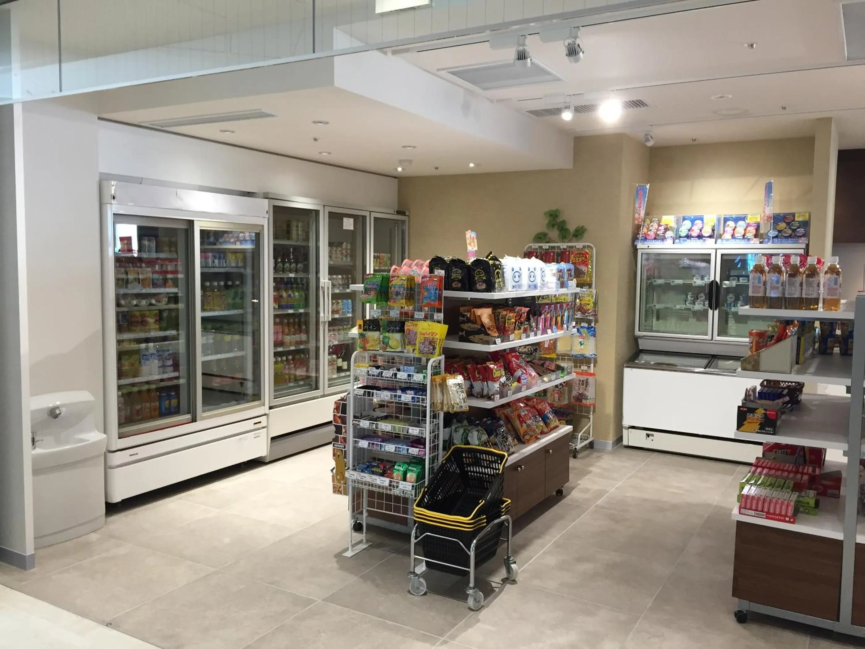 On-site shops in Sheraton Okinawa Sunmarina Resort