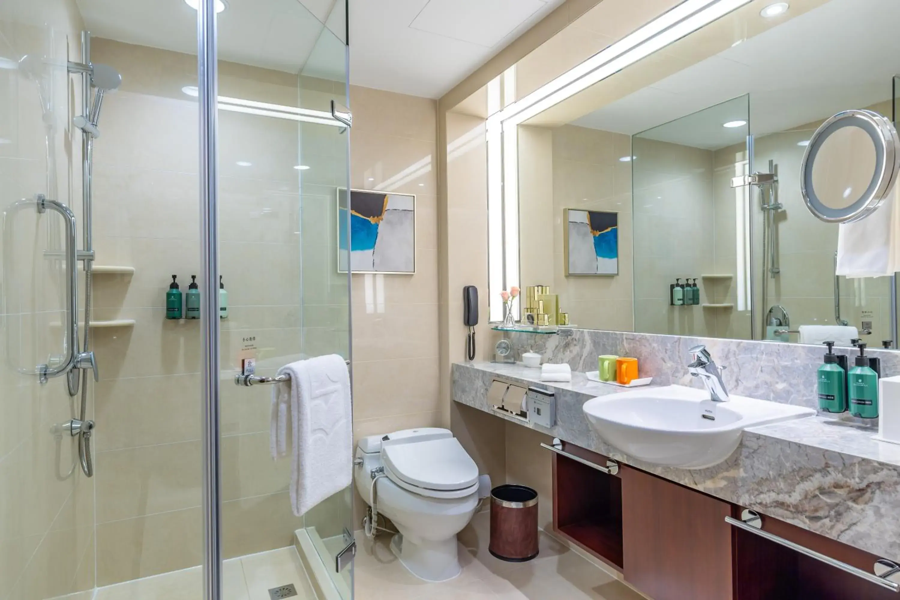 Horizon King Room - single occupancy in Shangri-La Dalian Horizon King Room - single occupancy in Shangri-La Dalian