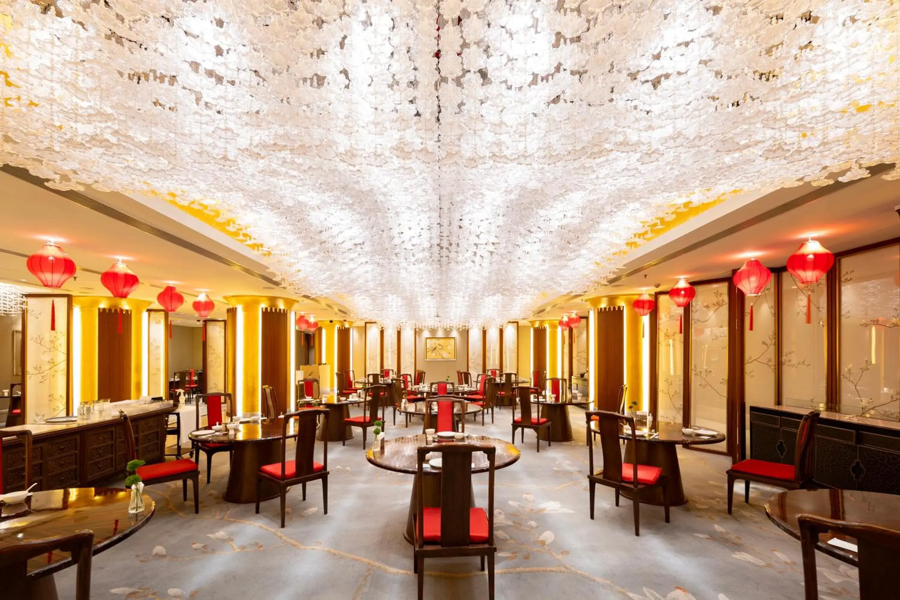 Restaurant/places to eat in Shangri-La Dalian Restaurant/places to eat in Shangri-La Dalian