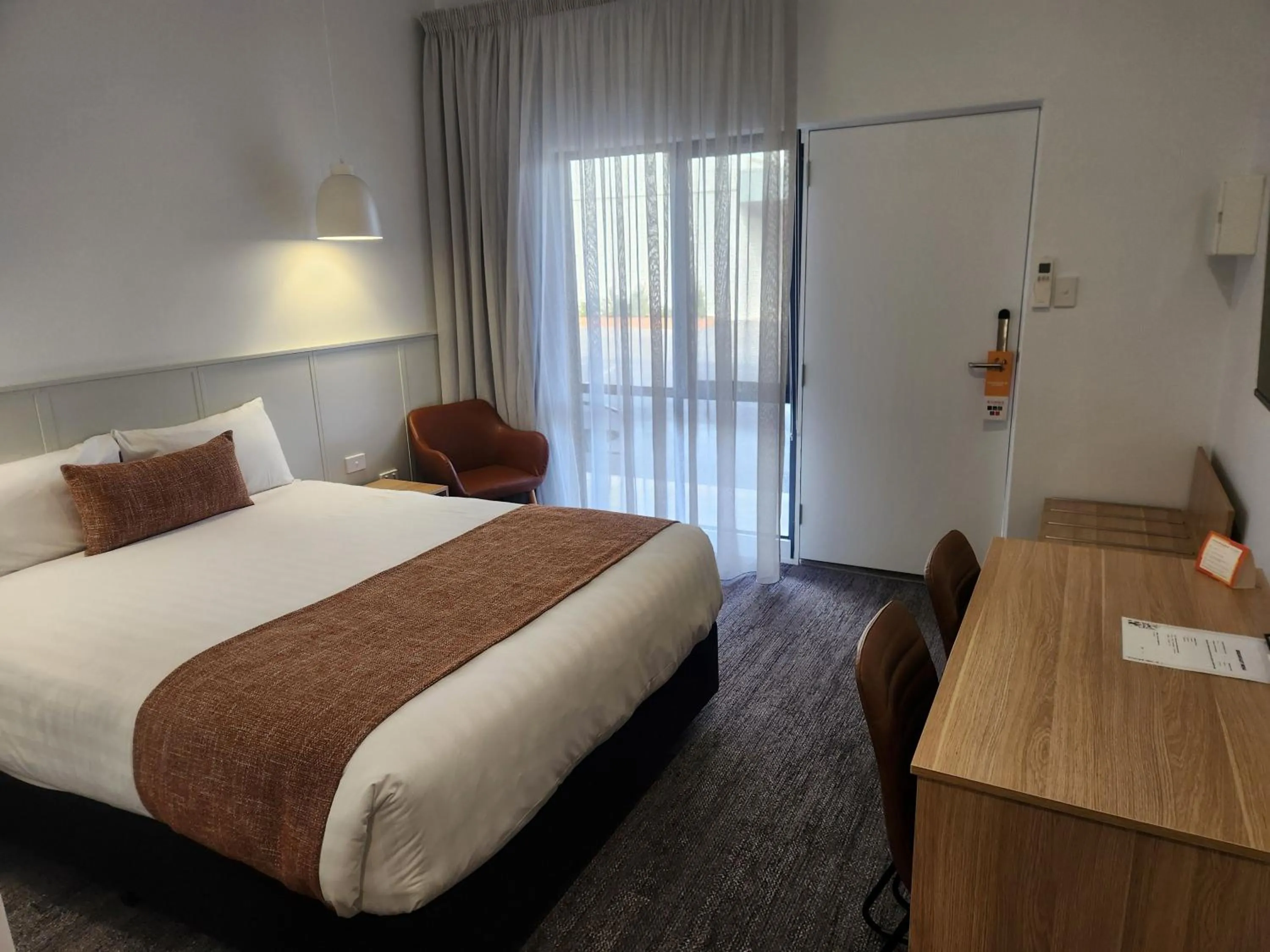 Bedroom, Bed in Econo Lodge Mildura