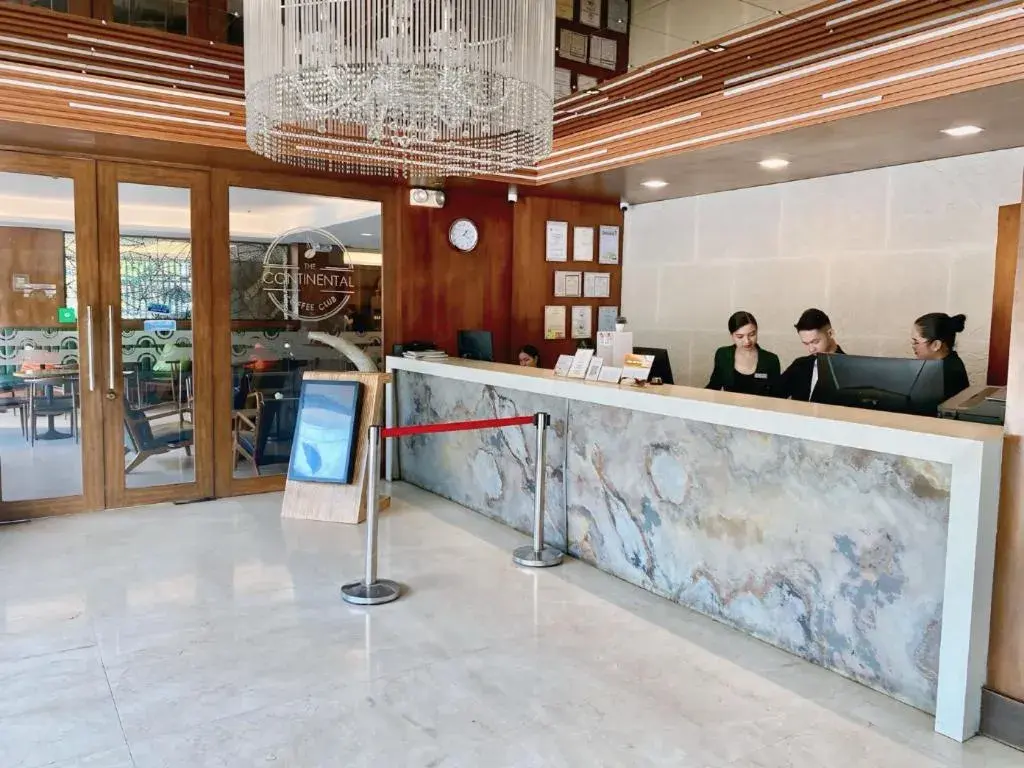 Lobby or reception in Castle Peak Hotel Lobby or reception in Castle Peak Hotel