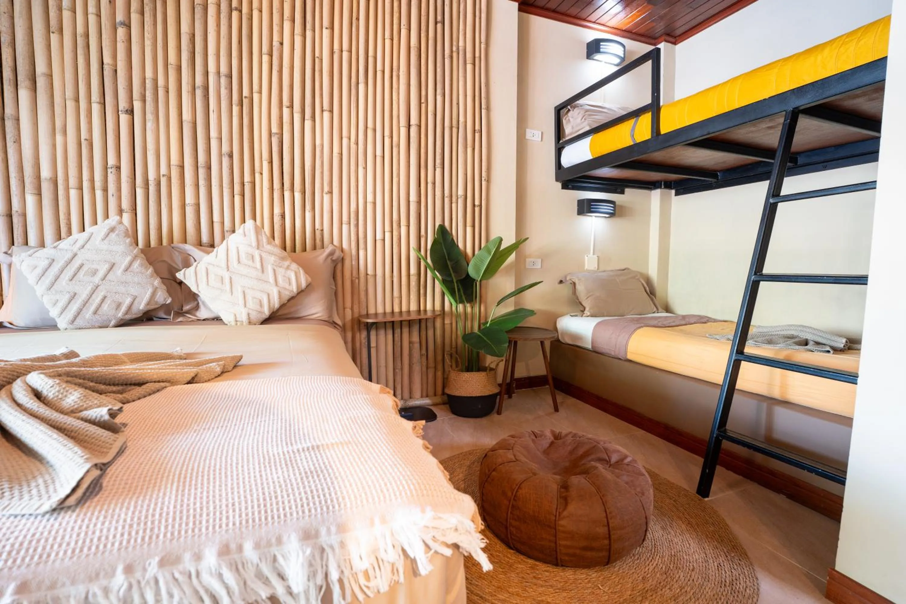 Bed in Lanta Riviera Beach Resort